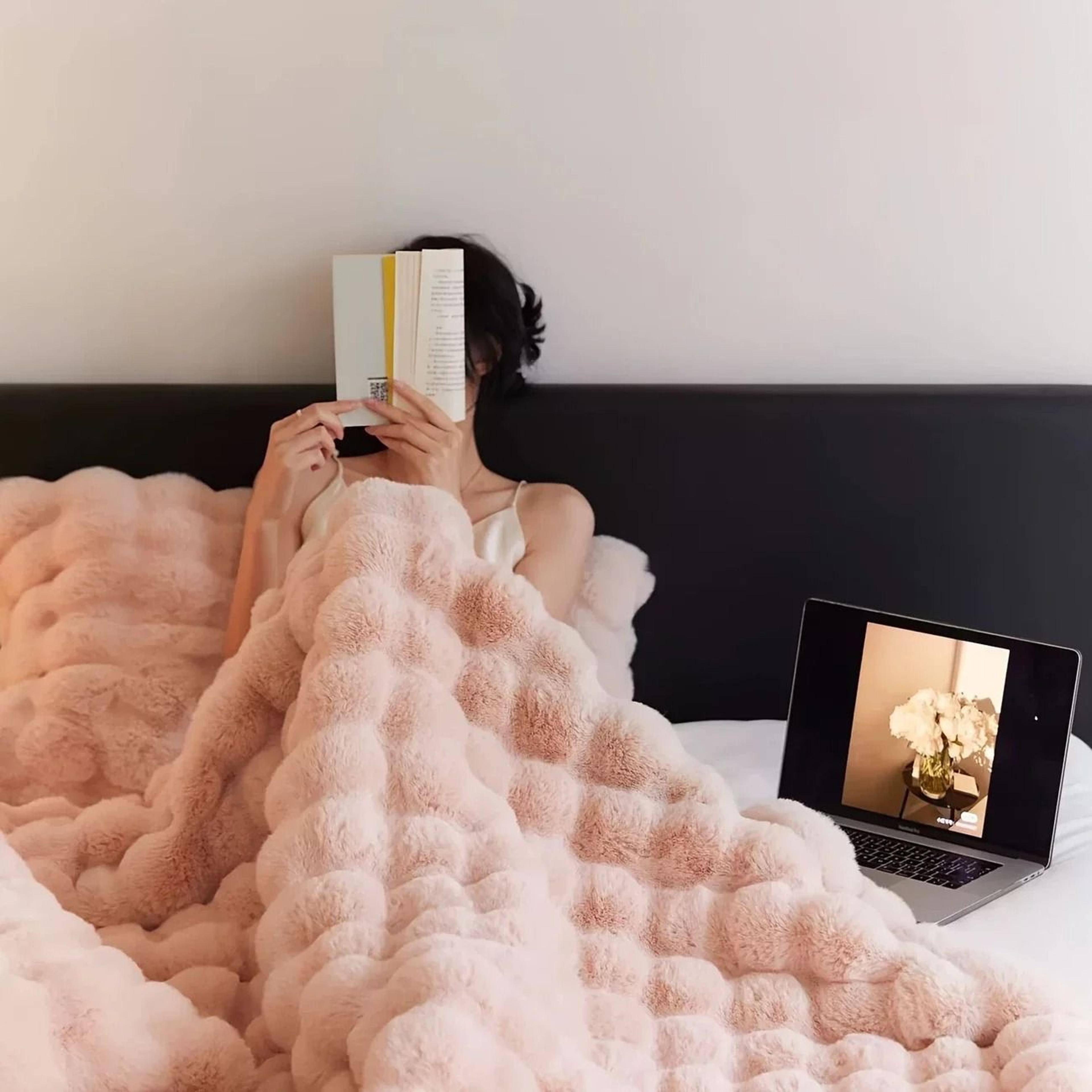 Cozy Faux Rabbit Fleece Blanket Throw For Living Room Bedroom Dorm 9