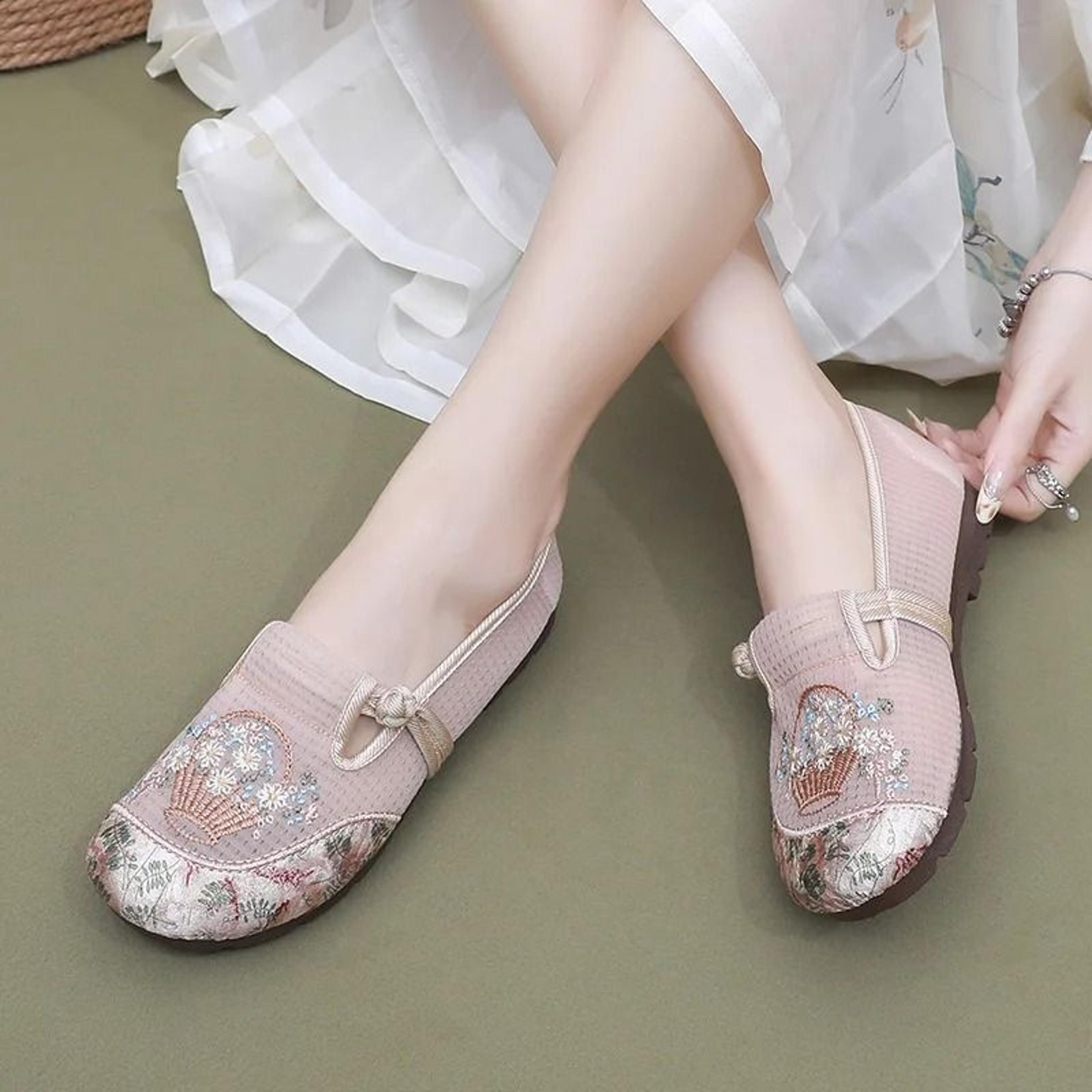 Women Breathable Lightweight Anti Skid Summer Flats 2
