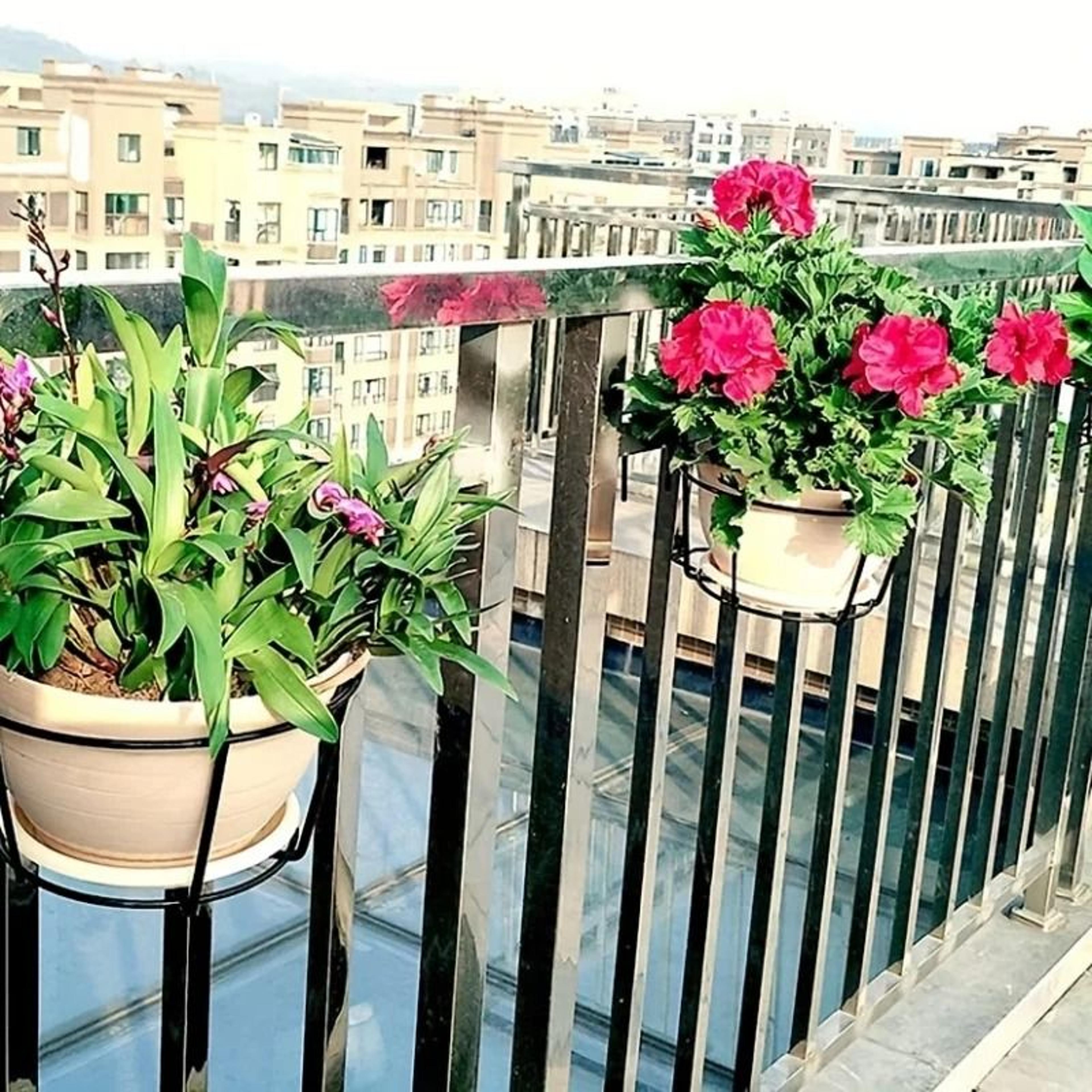 Stylish Round Metal Hanging Planters 4 Piece Set For Balcony Garden Indoor Decor 5