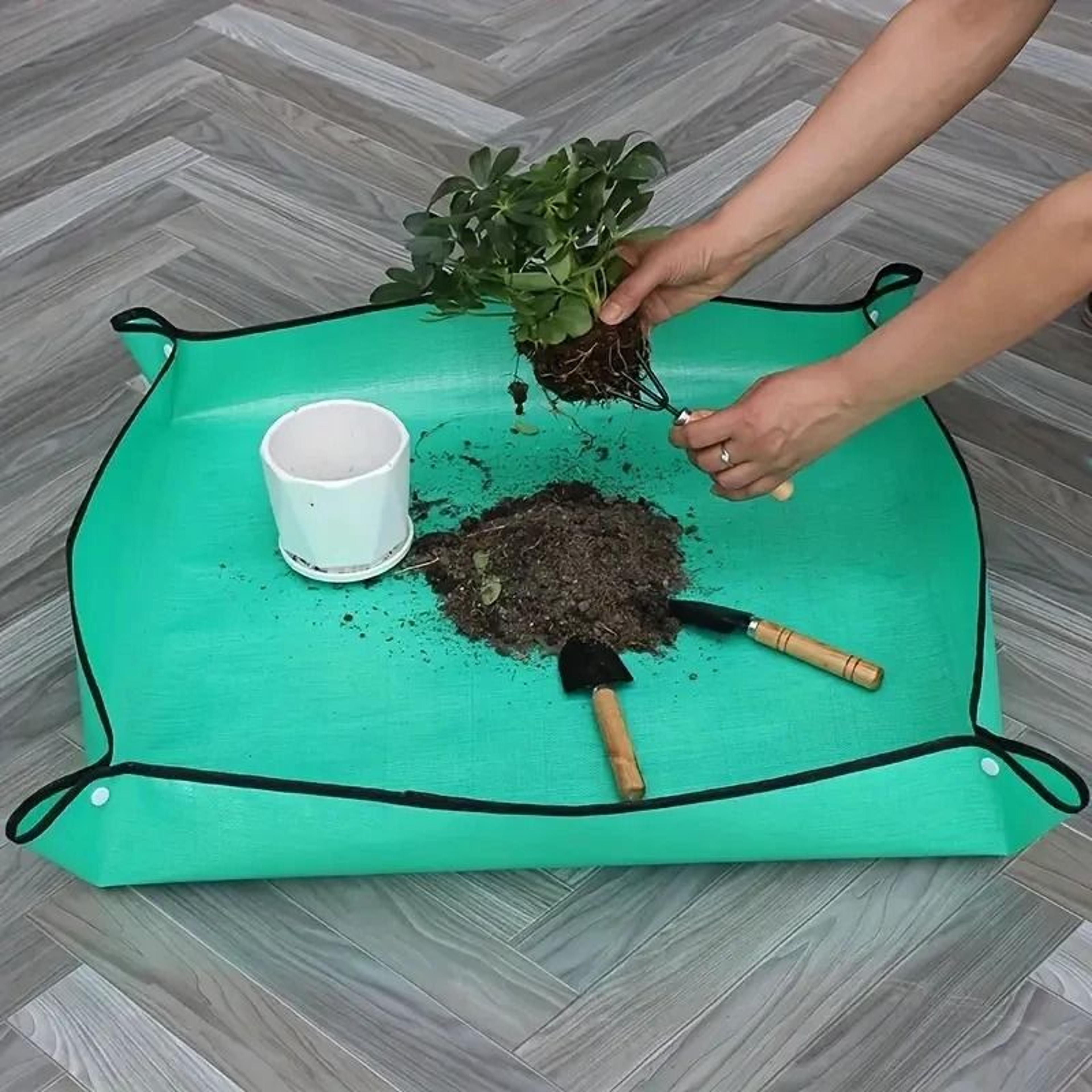 Gardening Transplanting Mat Waterproof Foldable PE Planting Pad 4