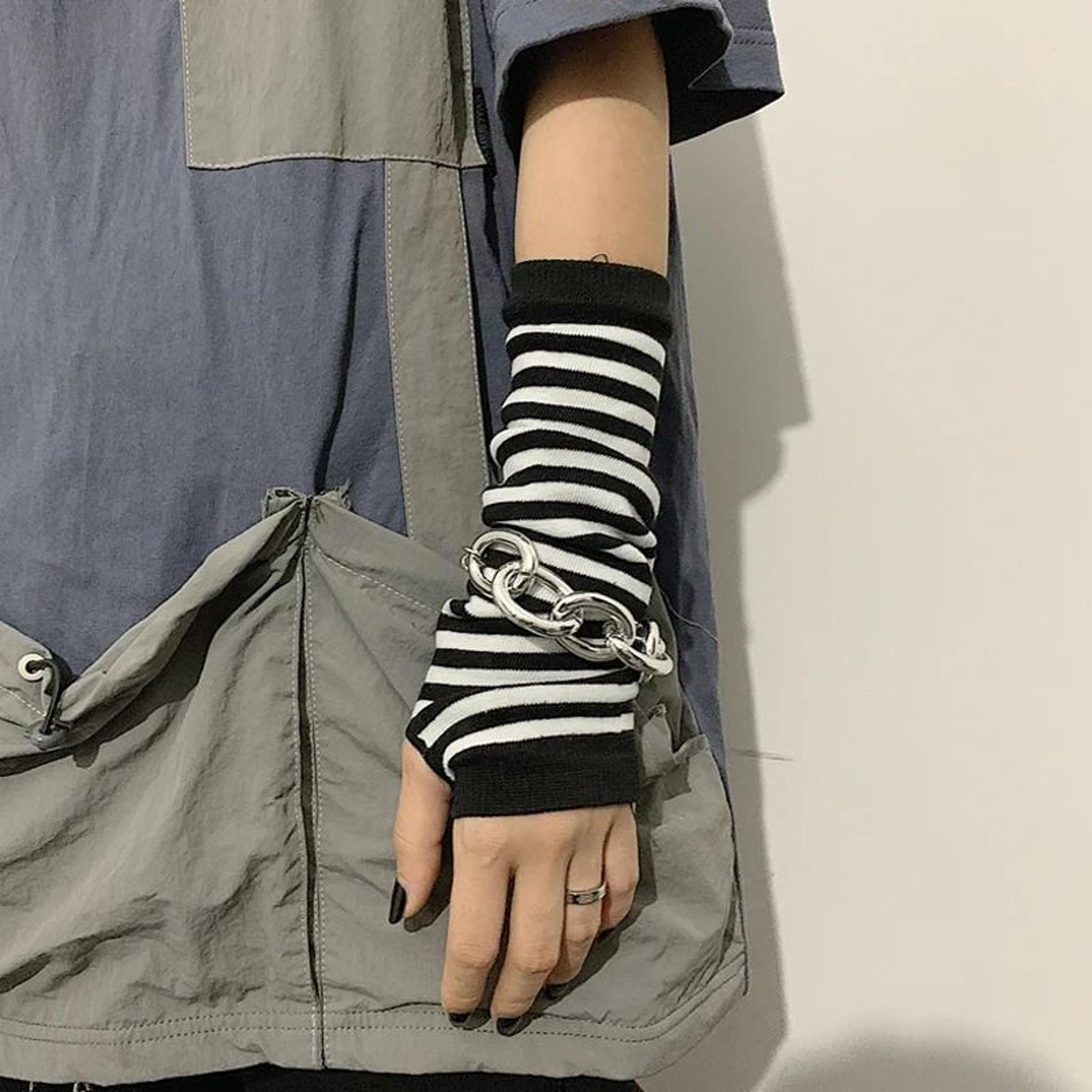 Winter Knit Fingerless Elbow Gloves Unisex  HipHop Stripe Arm Warmers 3