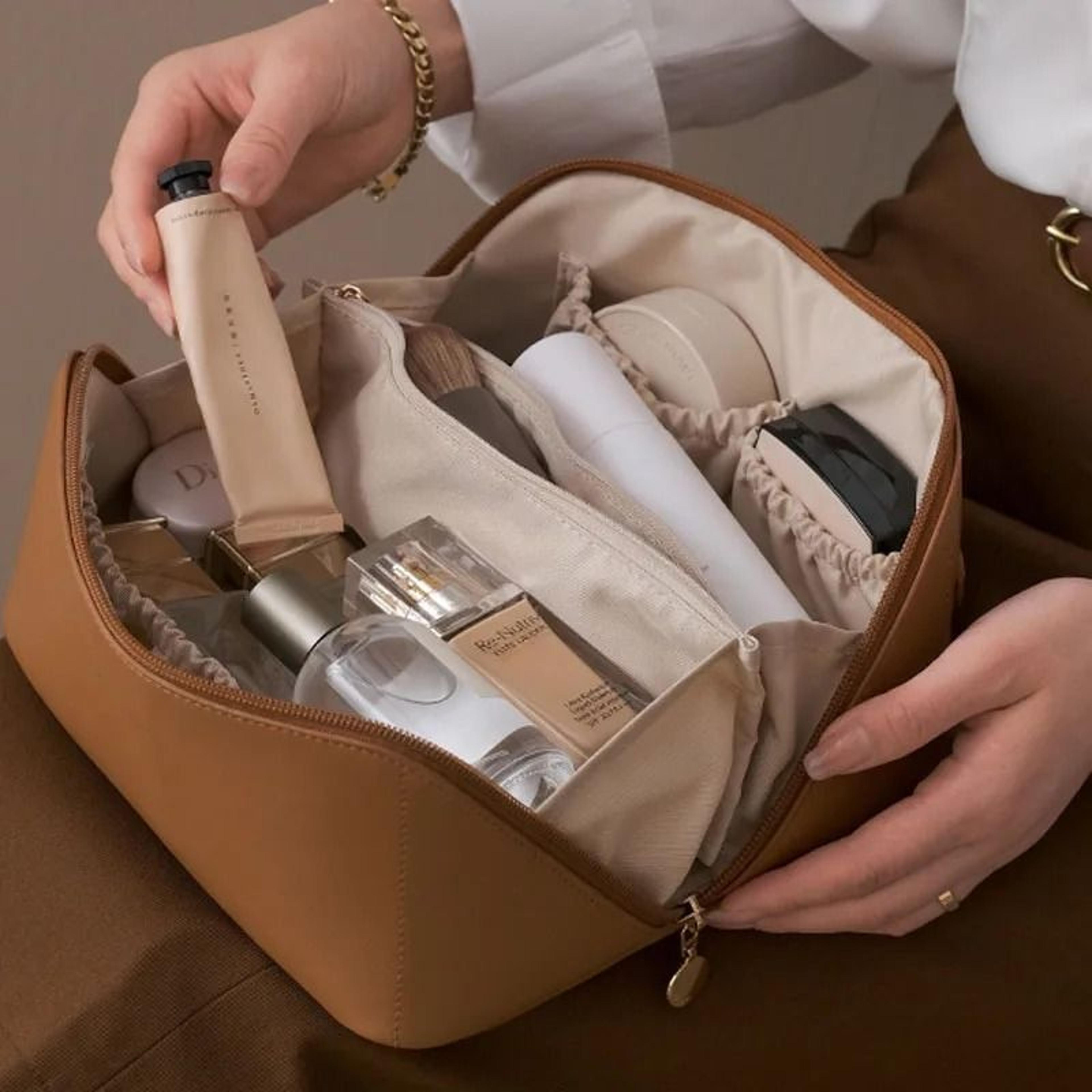 Large Capacity Travel Cosmetic Bag For Women With Multi Compartment Storage 1