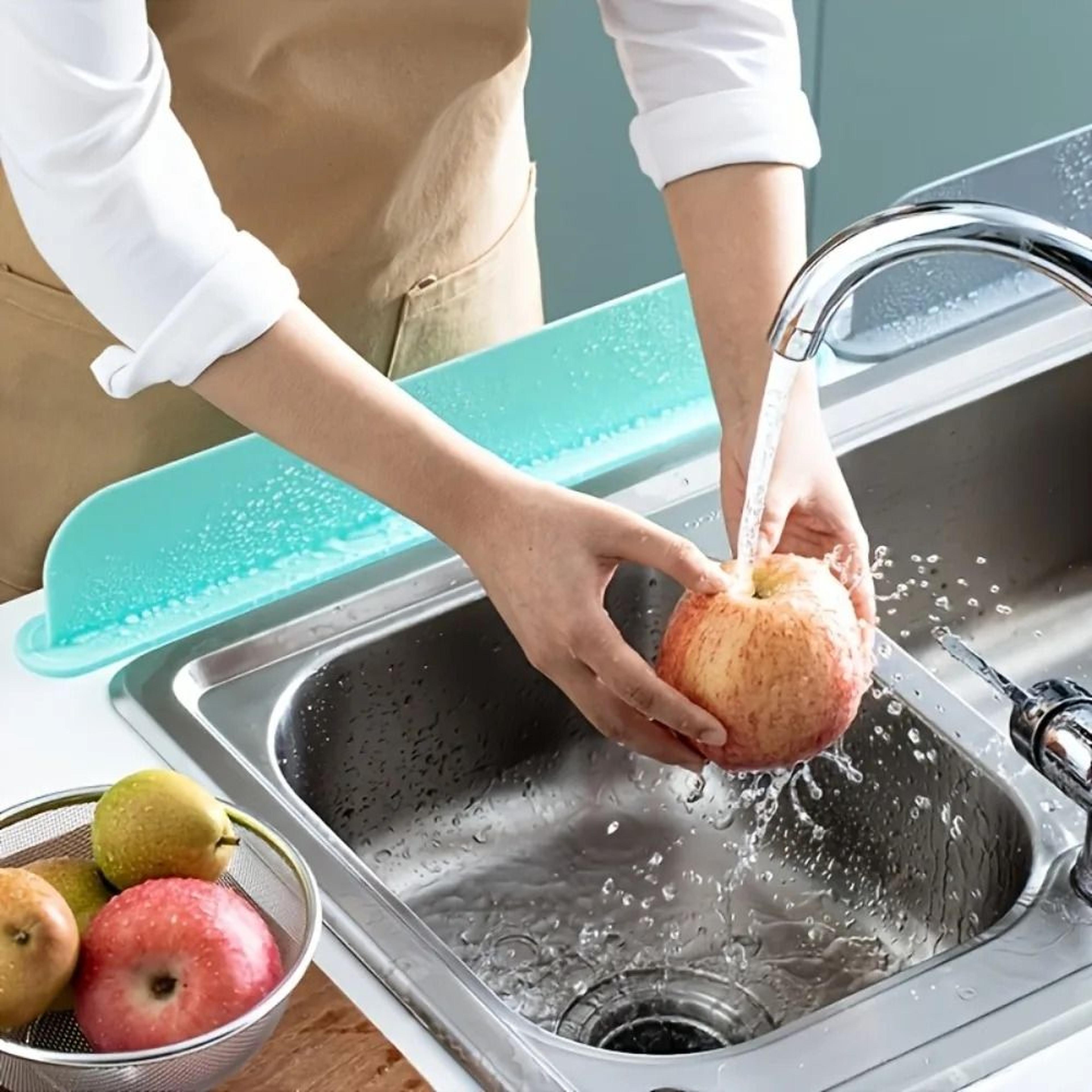 Silicone Sink Splash Guard Water Barrier With Suction Base 1