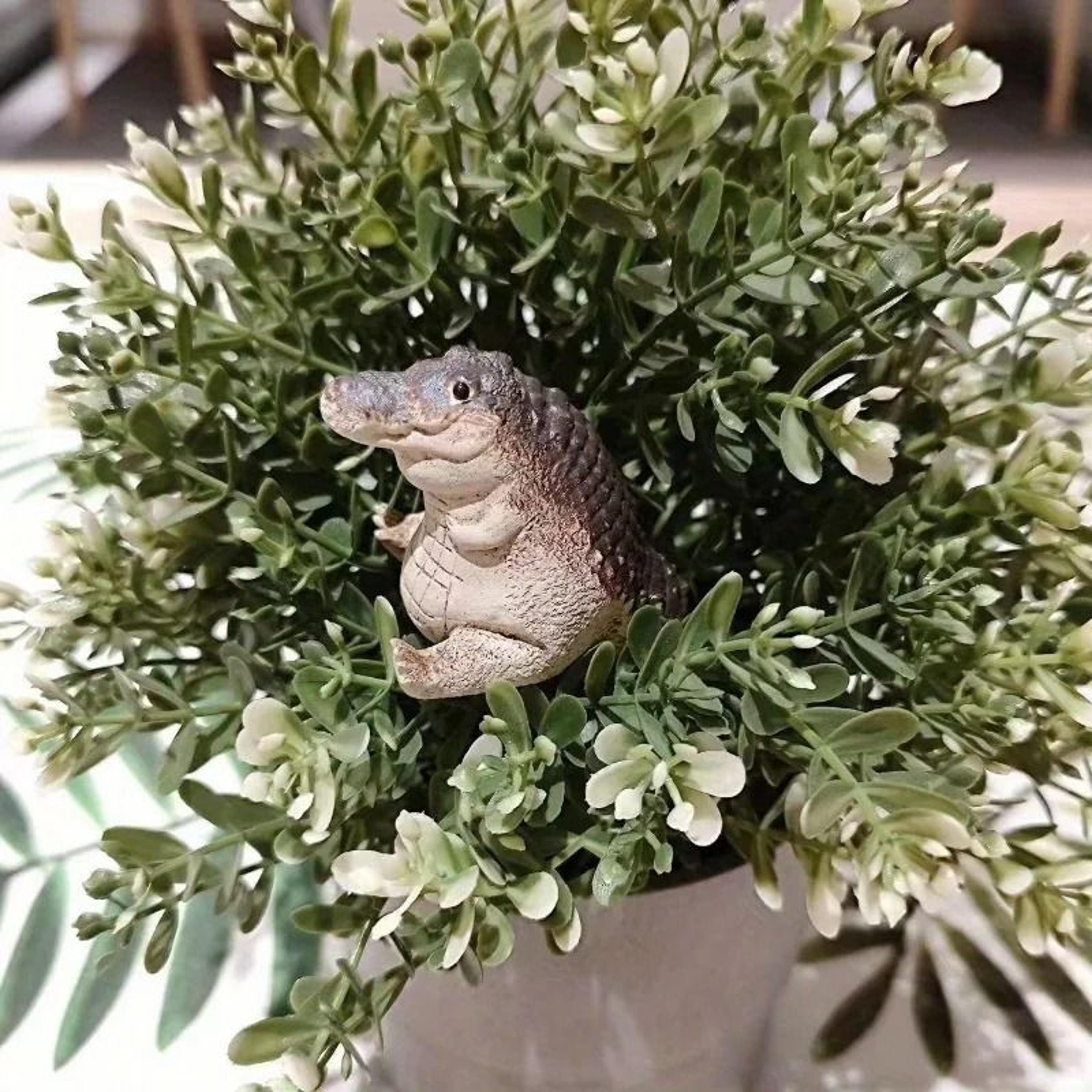 Cute Little Crocodile Resin Desktop Ornament Home And Garden Decor 3