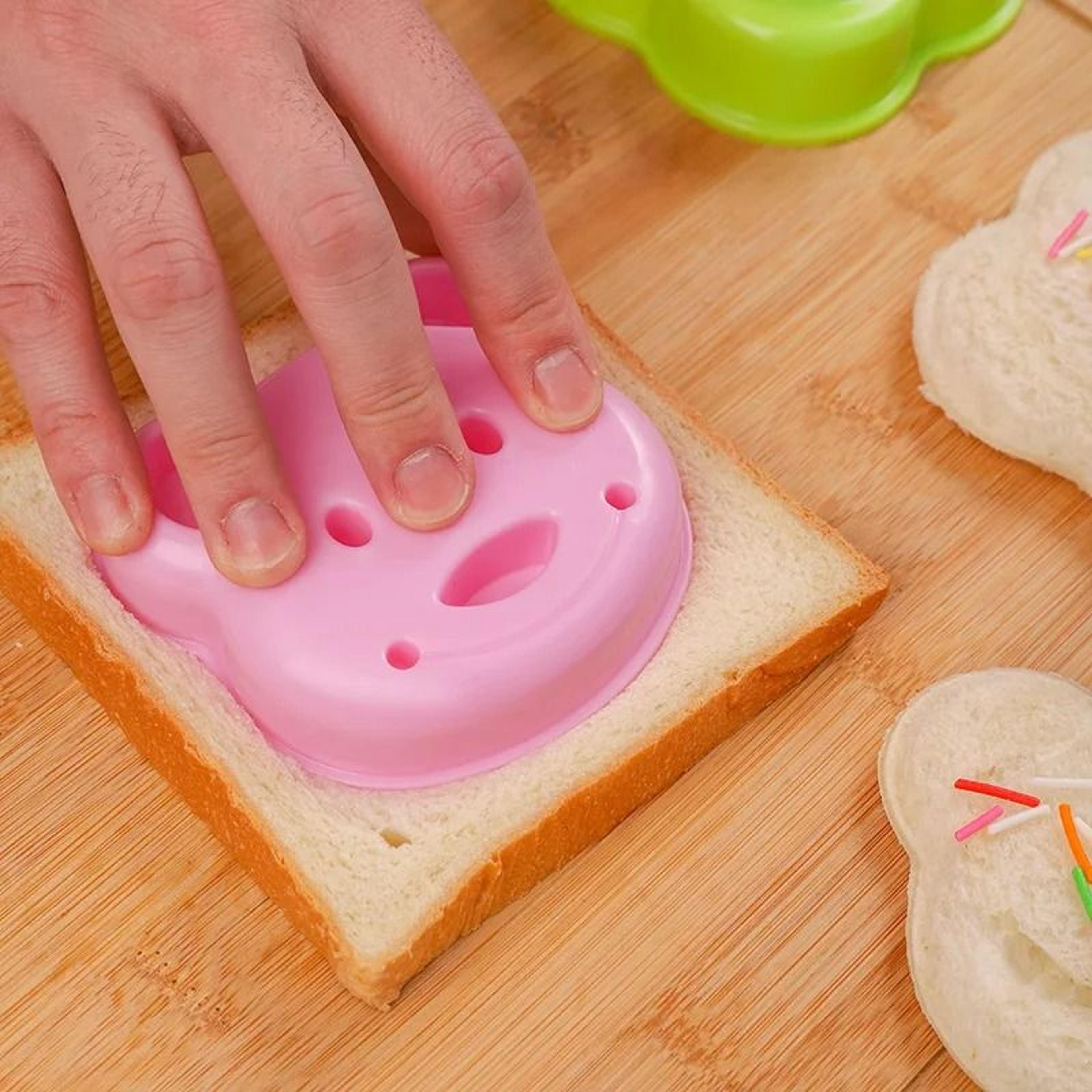 Bear  Car Sandwich Mold Set  Creative Bread Cutter  Sealer For Fun Childrens Lunches 0