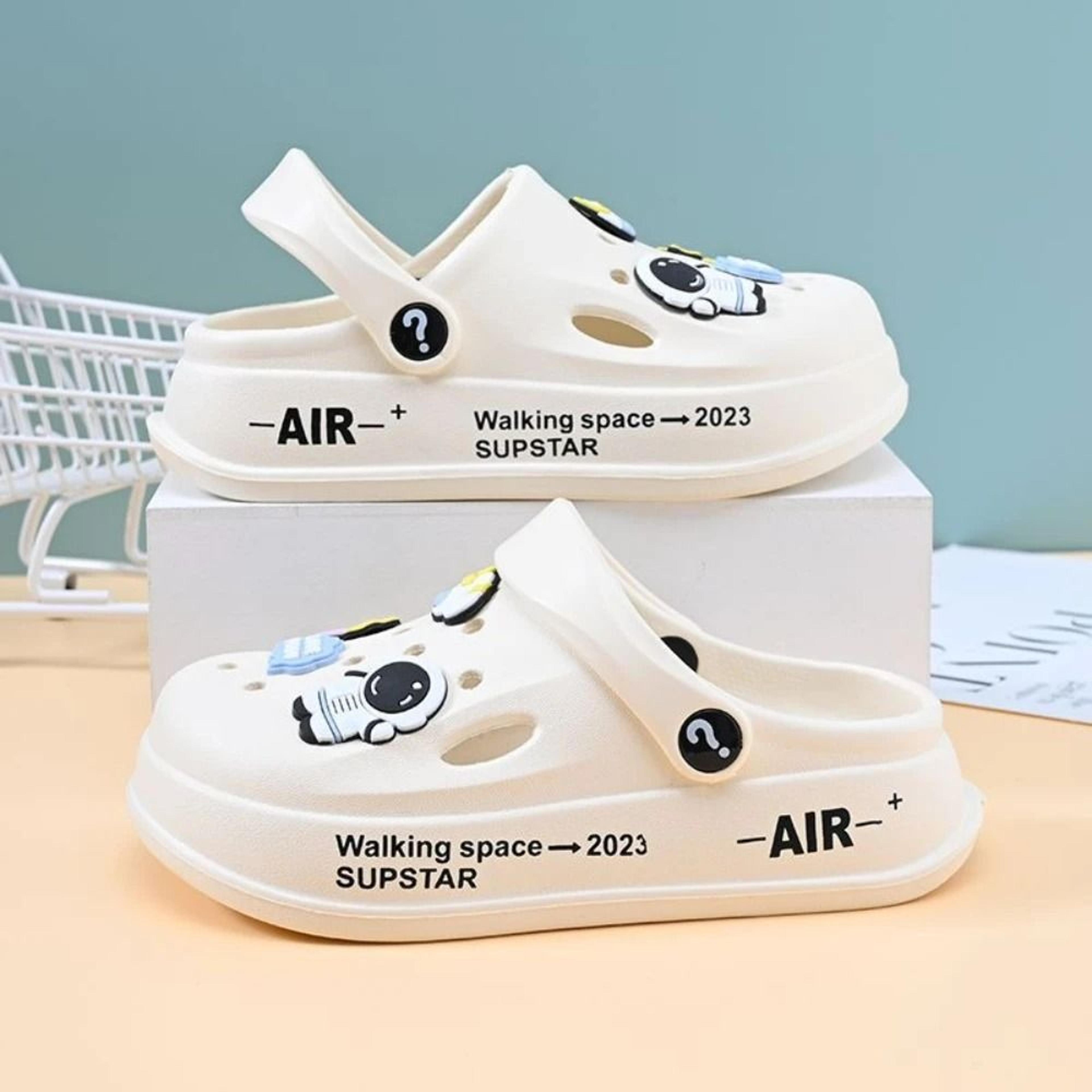 Kids Breathable ClosedToe Outdoor Sandals Summer NonSlip Beach Slippers 0