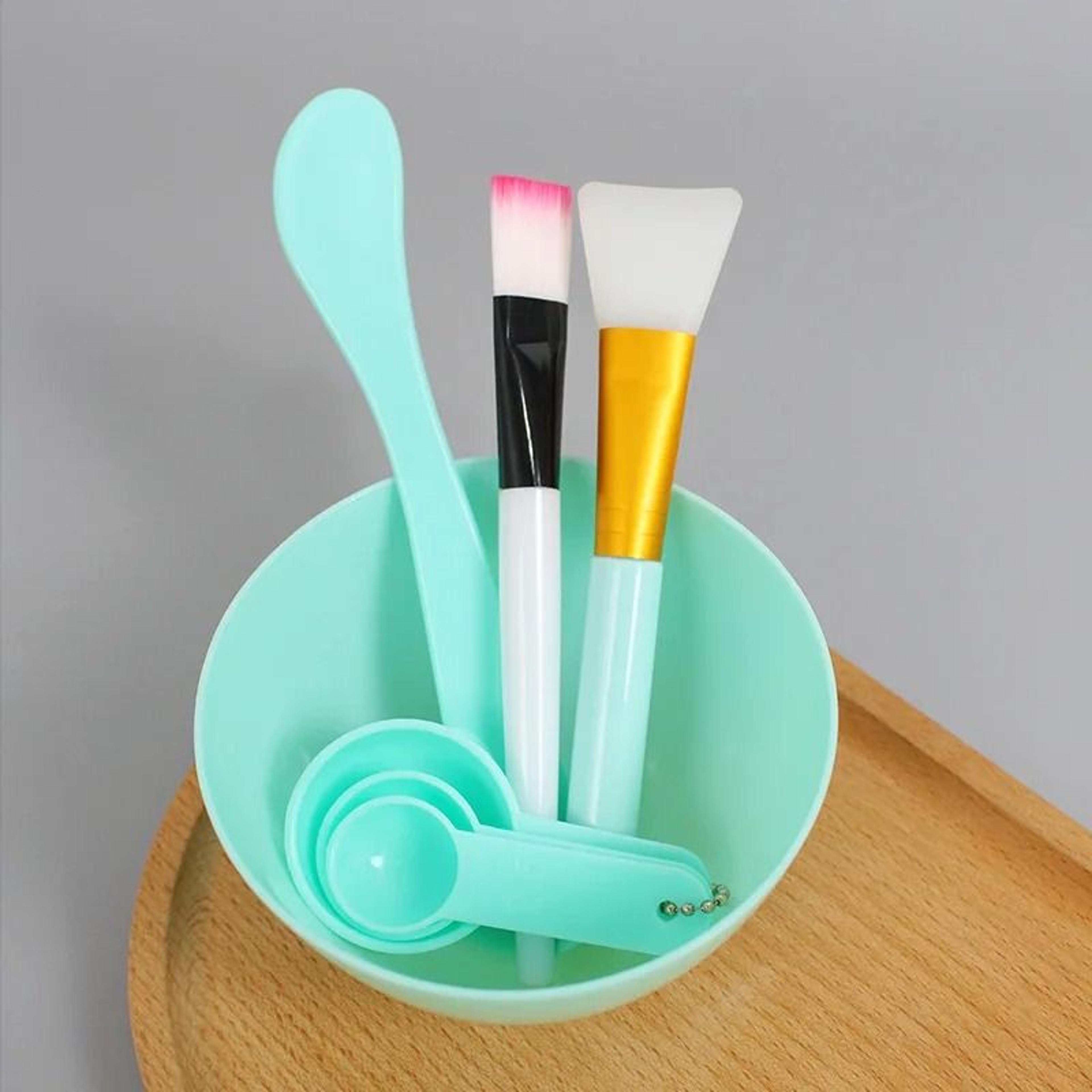 7 In 1 DIY Face Mask Mixing Bowl Set With Silicone Brushes And Spatula 7