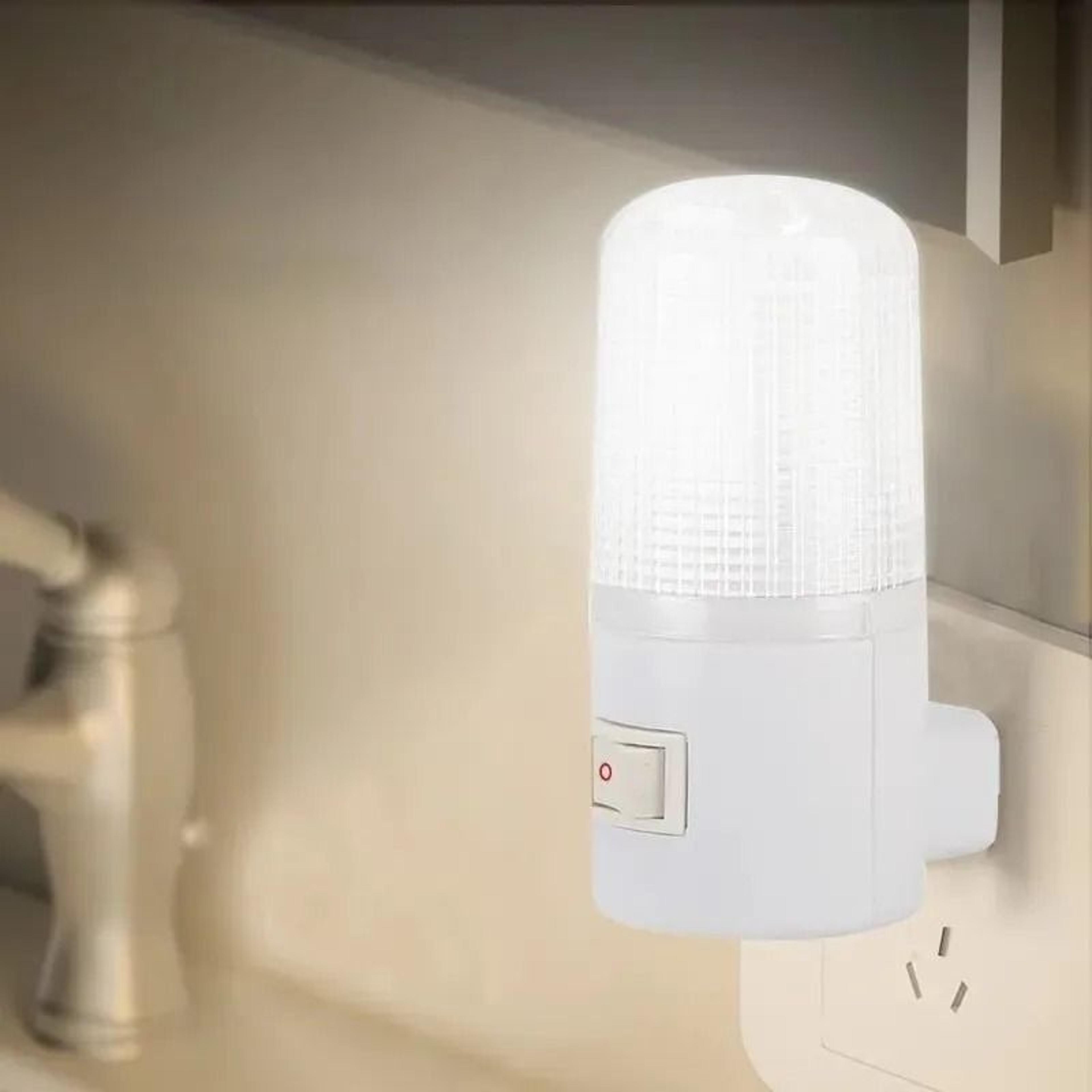 EnergySaving LED PlugIn Night Light 4