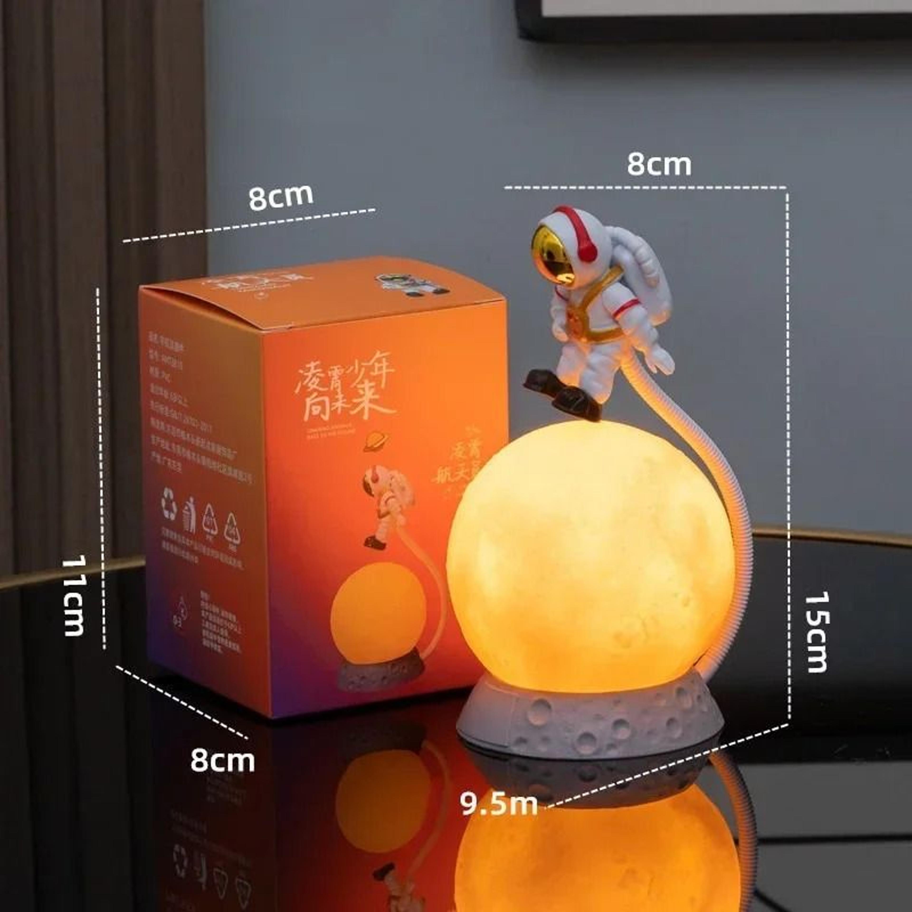 Astronaut EyeProtection Table Lamp 7
