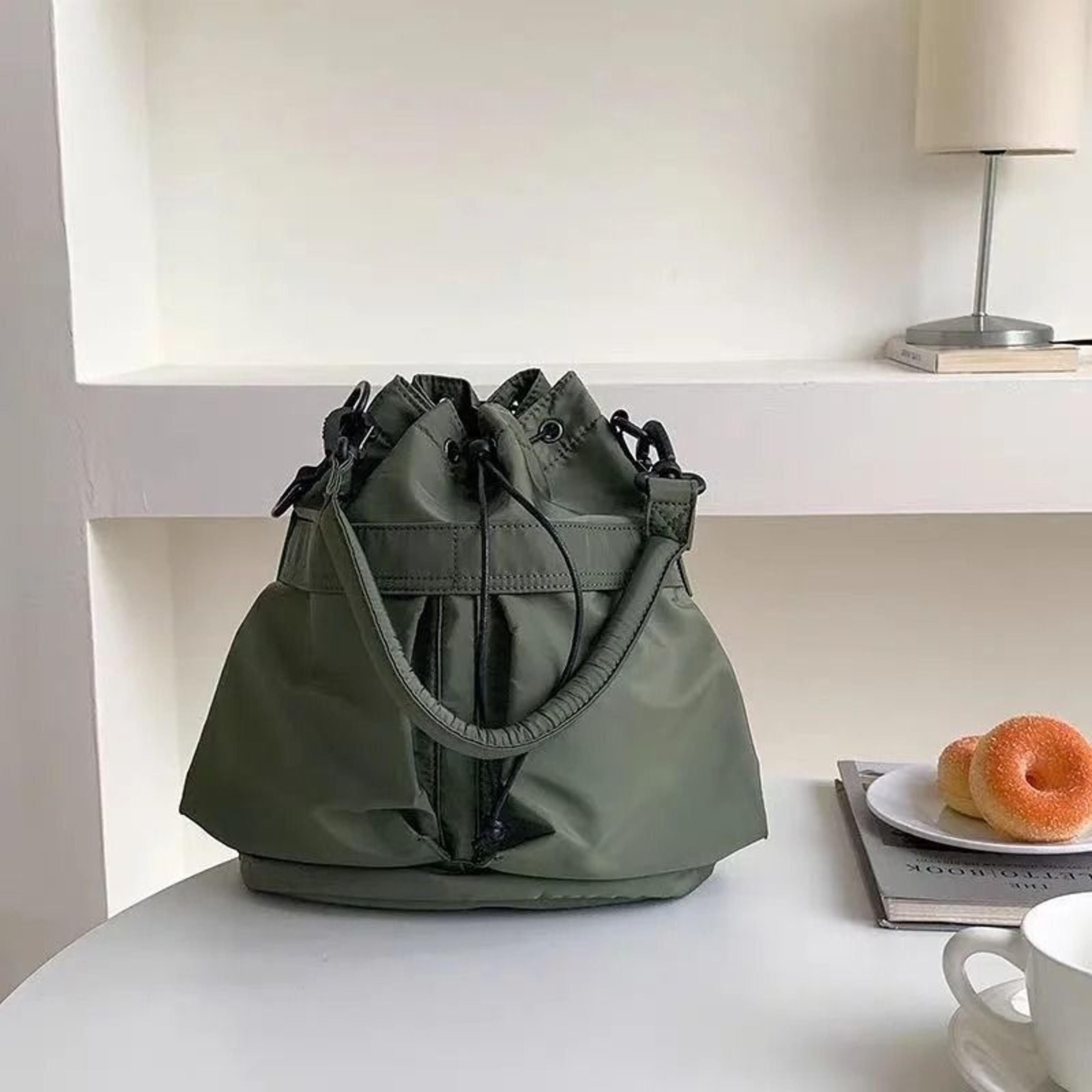 Simple LargeCapacity Oxford Commuting Crossbody Bag 5