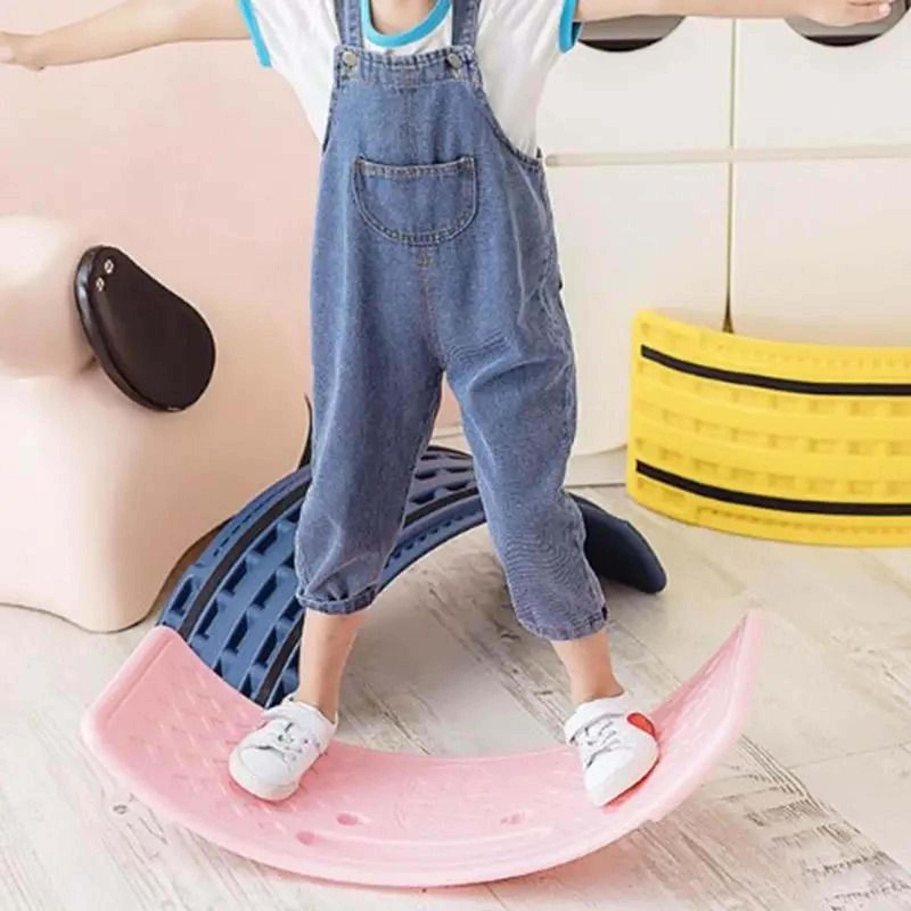 Twisting Balance Board For Kids With Multifunctional Seesaw Design 2