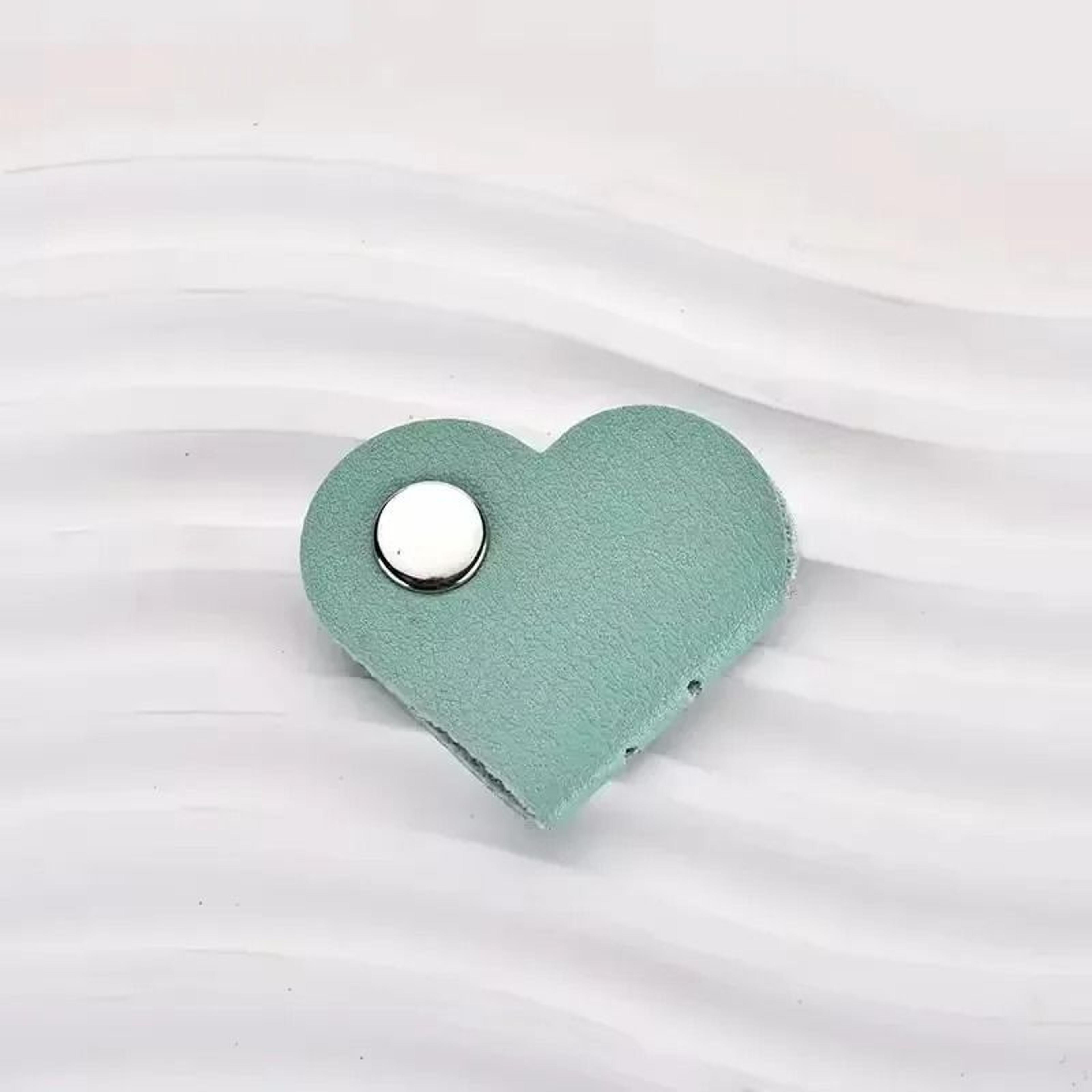 Mini Heart Leather Cable Winder  HighPerformance HeartShaped Cord Organizer  Headphone Wire Holder 13