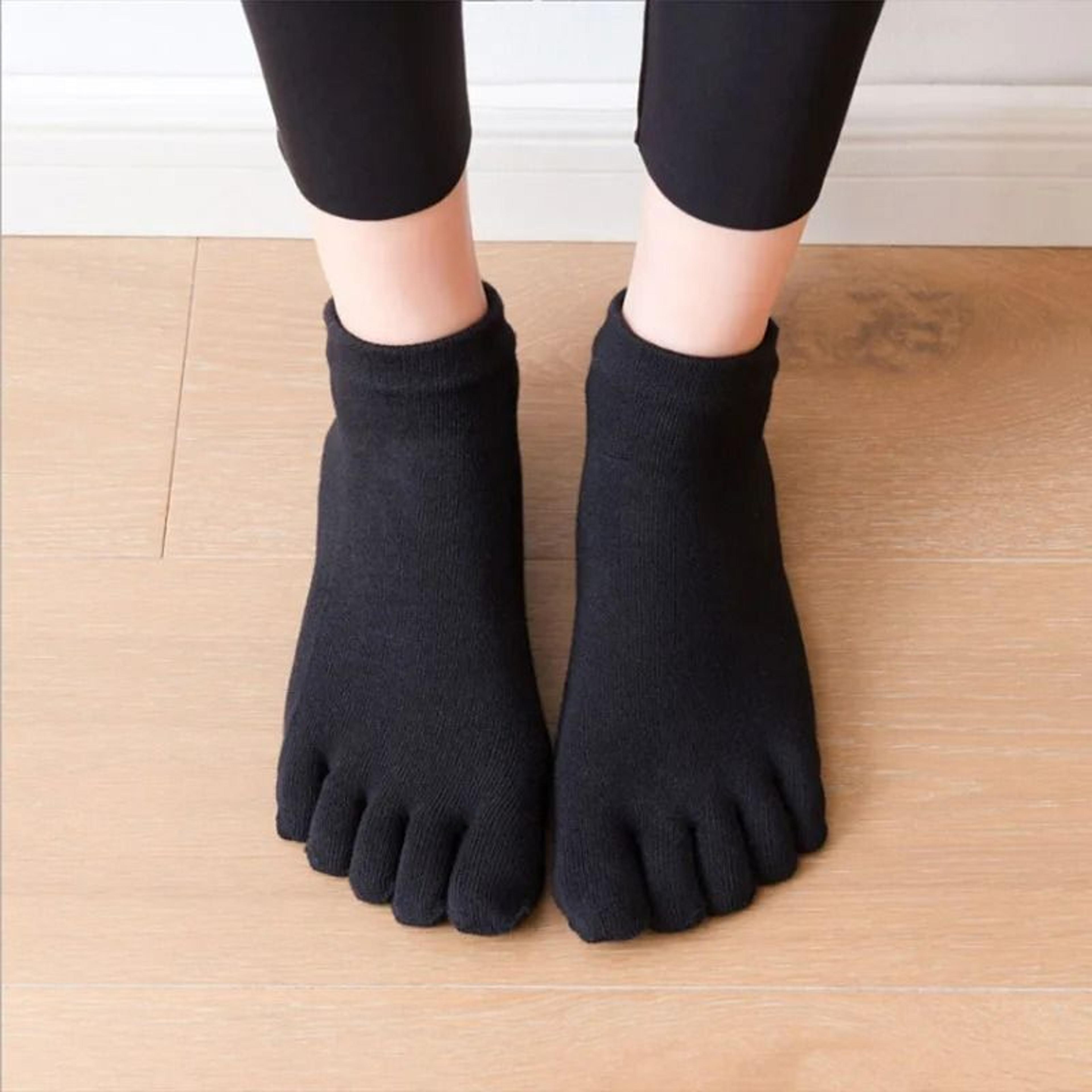 FiveFinger NonSlip Yoga Socks  HighPerformance Pilates  Dance Gym Socks With QuickDry Elasticity 1