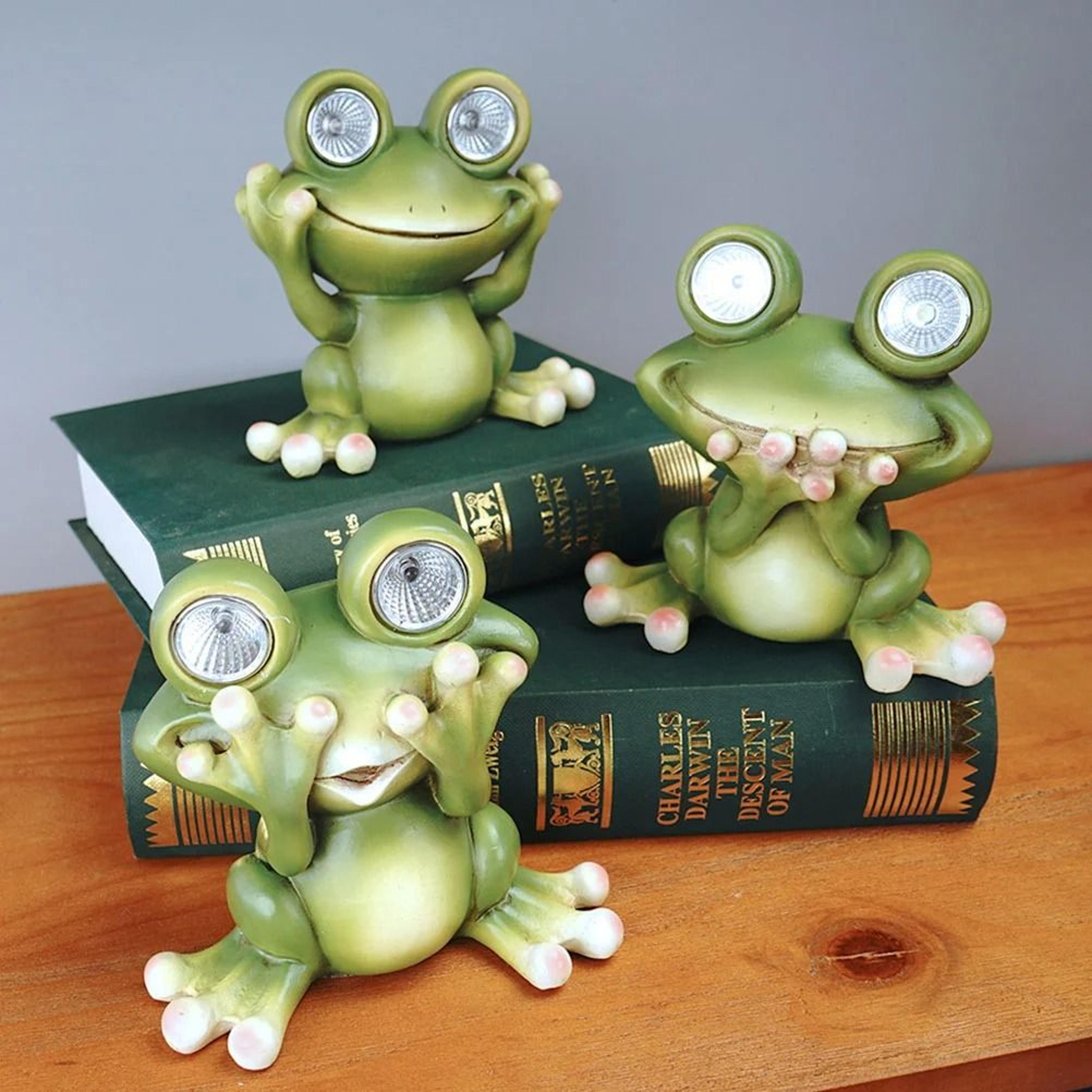 Solar Frog Garden Statue Light  HandPainted Resin Figurine Ornament For Outdoor Yard  Pathway 1