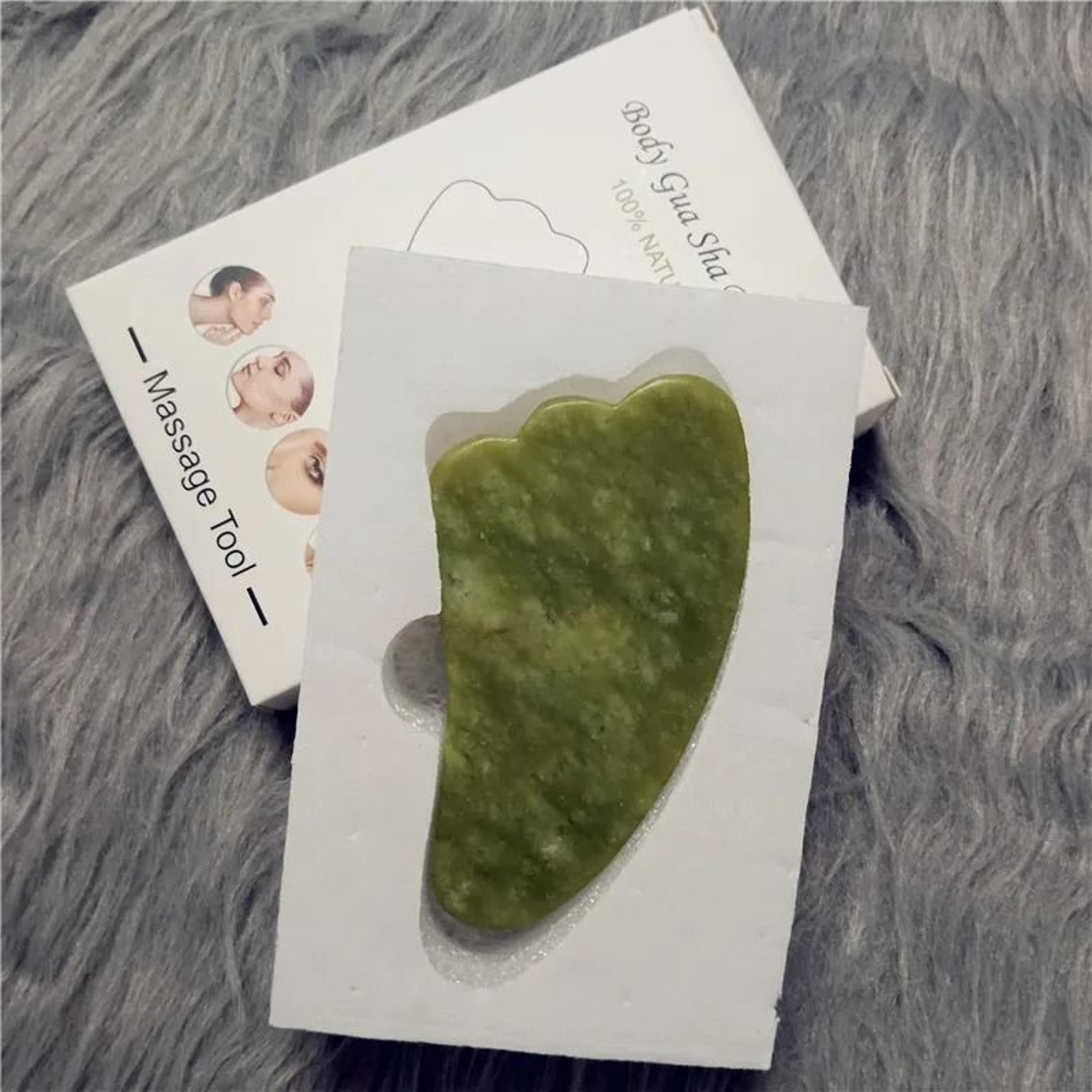 HighQuality Quartz Jade Facial Roller And Gua Sha AntiAging Set 11