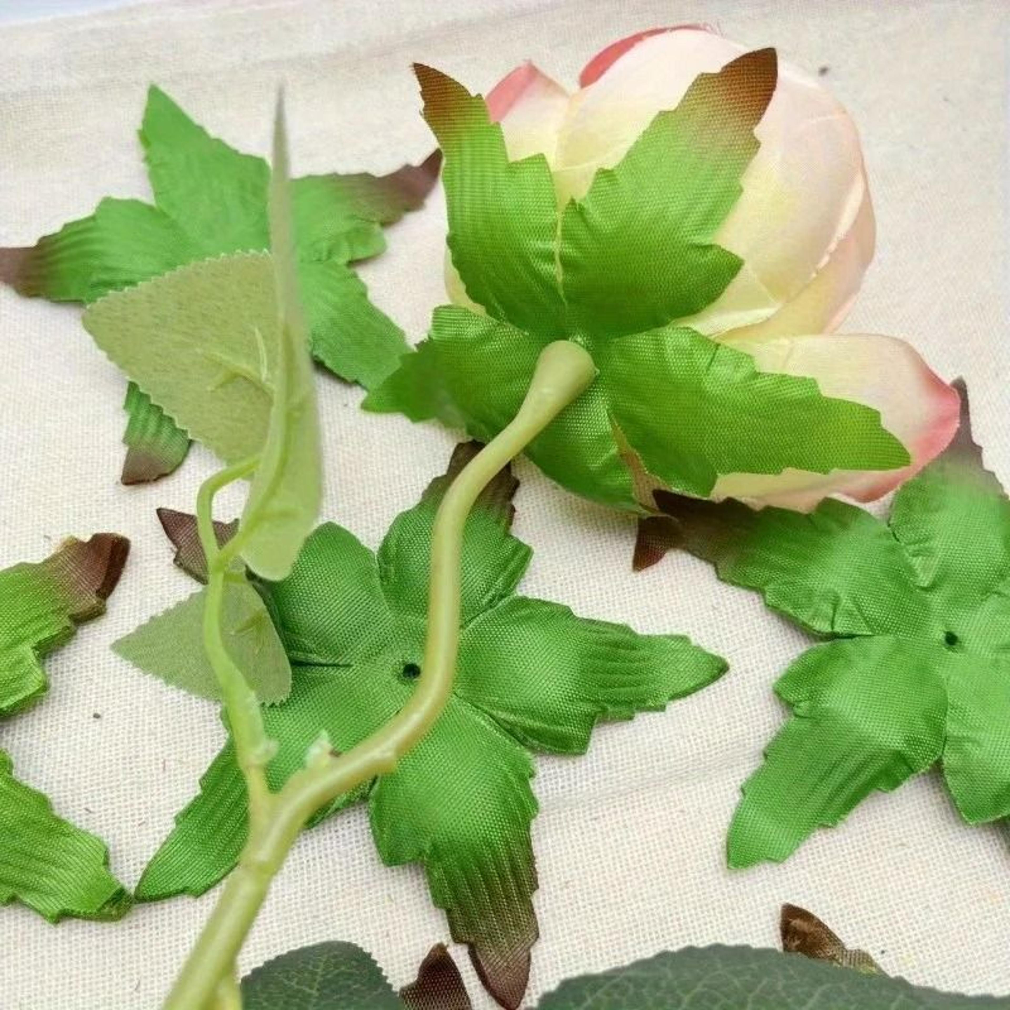 Realistic Simulation Rose Leaf Separators  50100pcs DIY Rose Bouquet Accessories 4