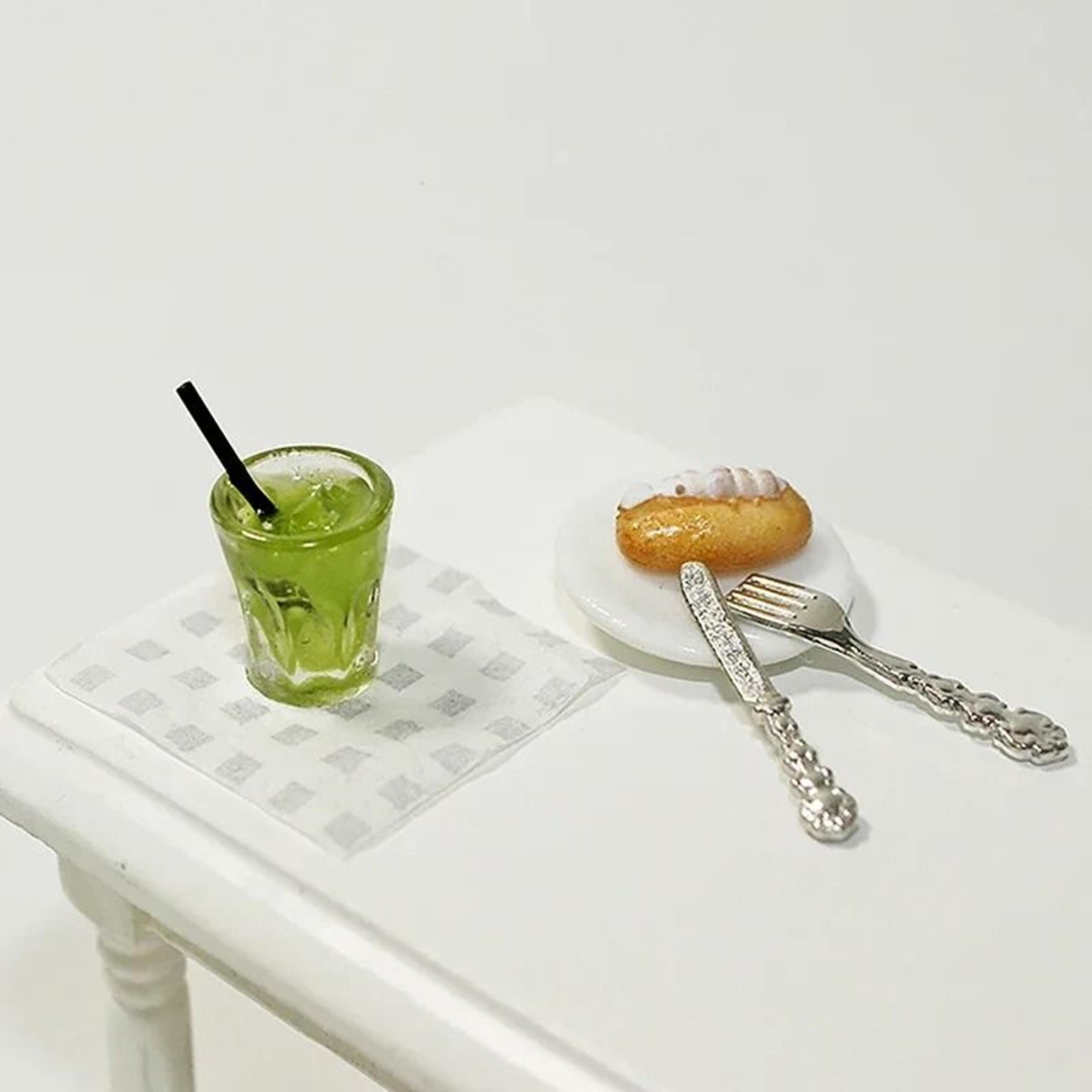 Miniature Dollhouse Cocktail Drinks  1 6  1 12 Scale Doll Toys Kitchen Ornaments 1