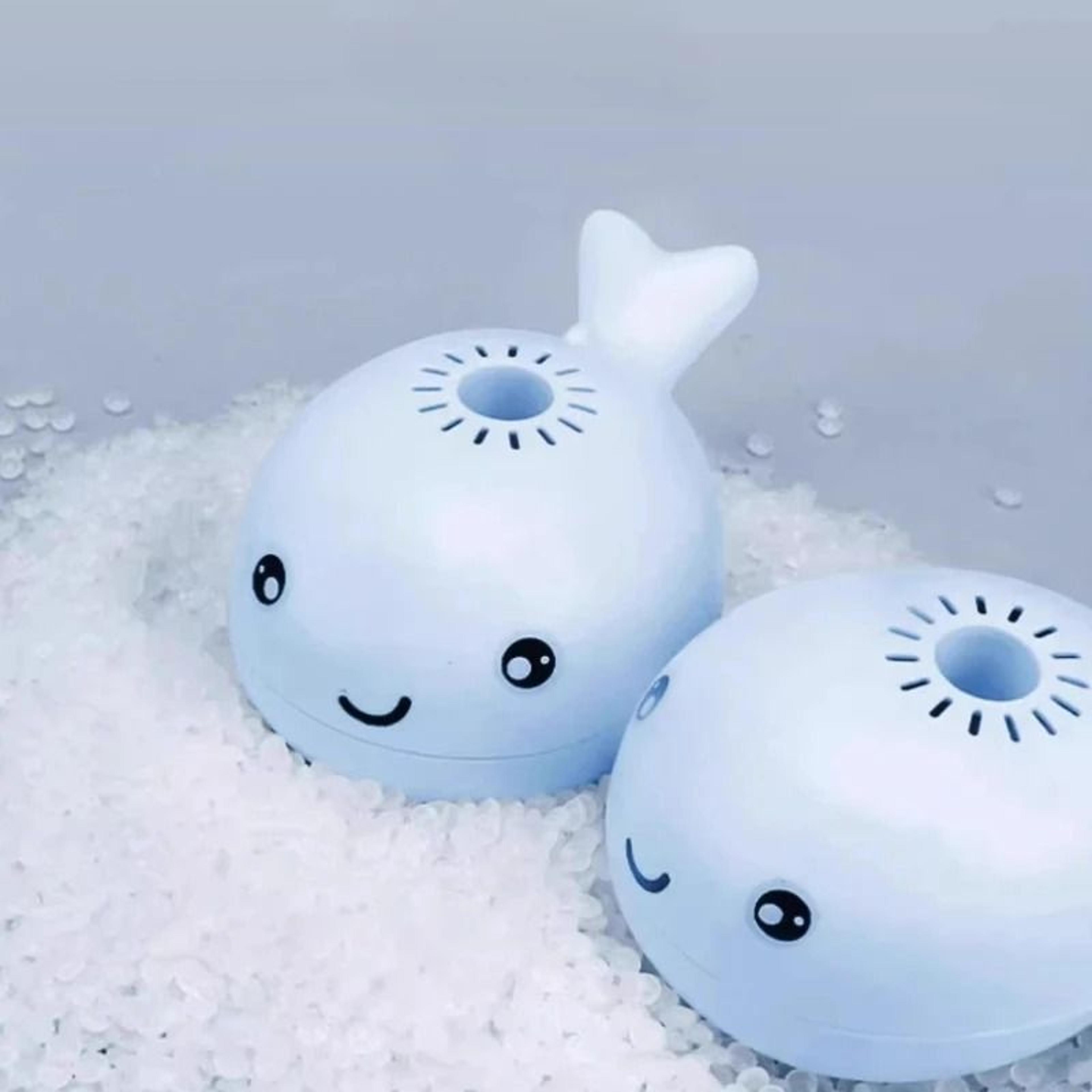 Floating Ball Electric Whale Cat Toy 4