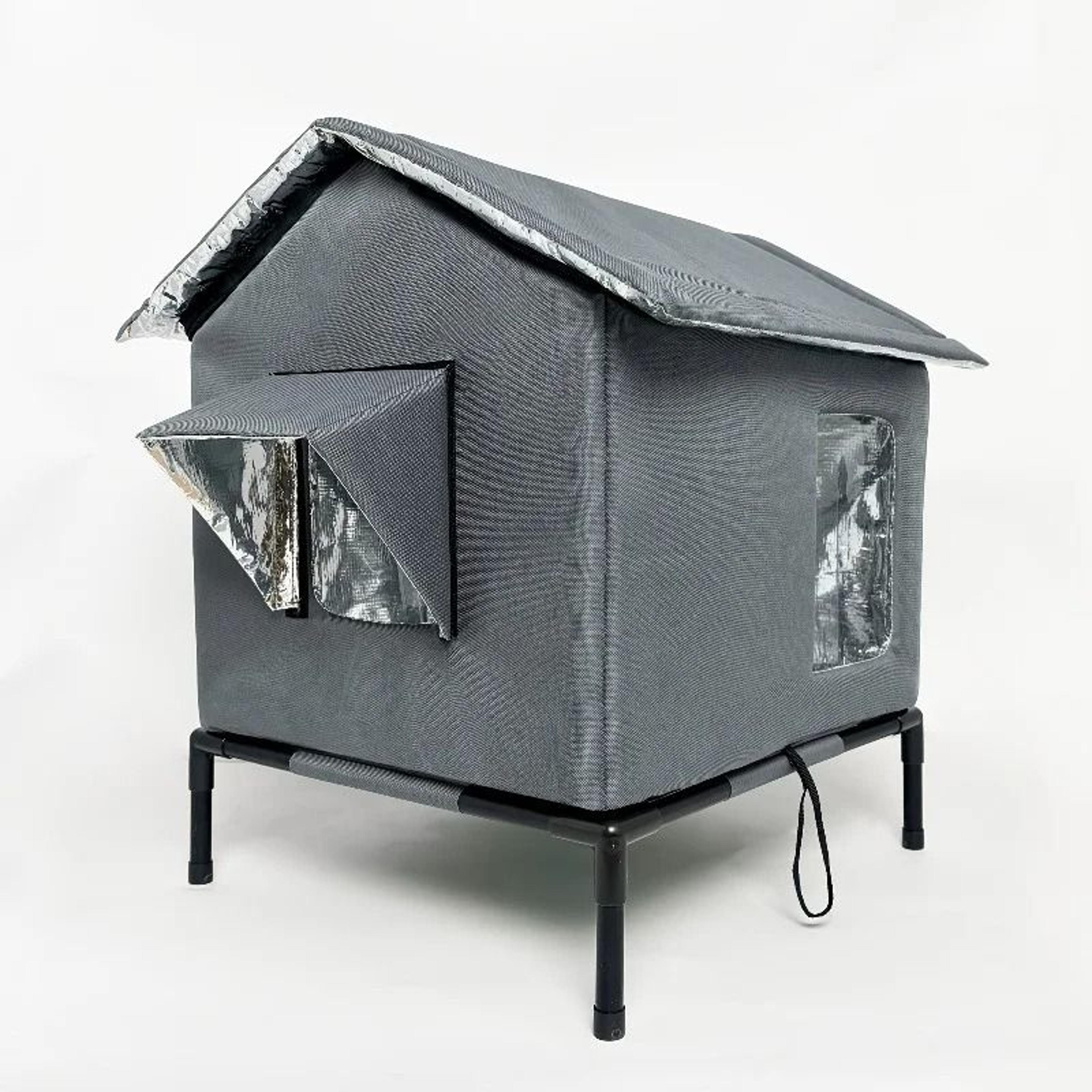 Elevated Outdoor Insulated Stray Cat Shelter 8