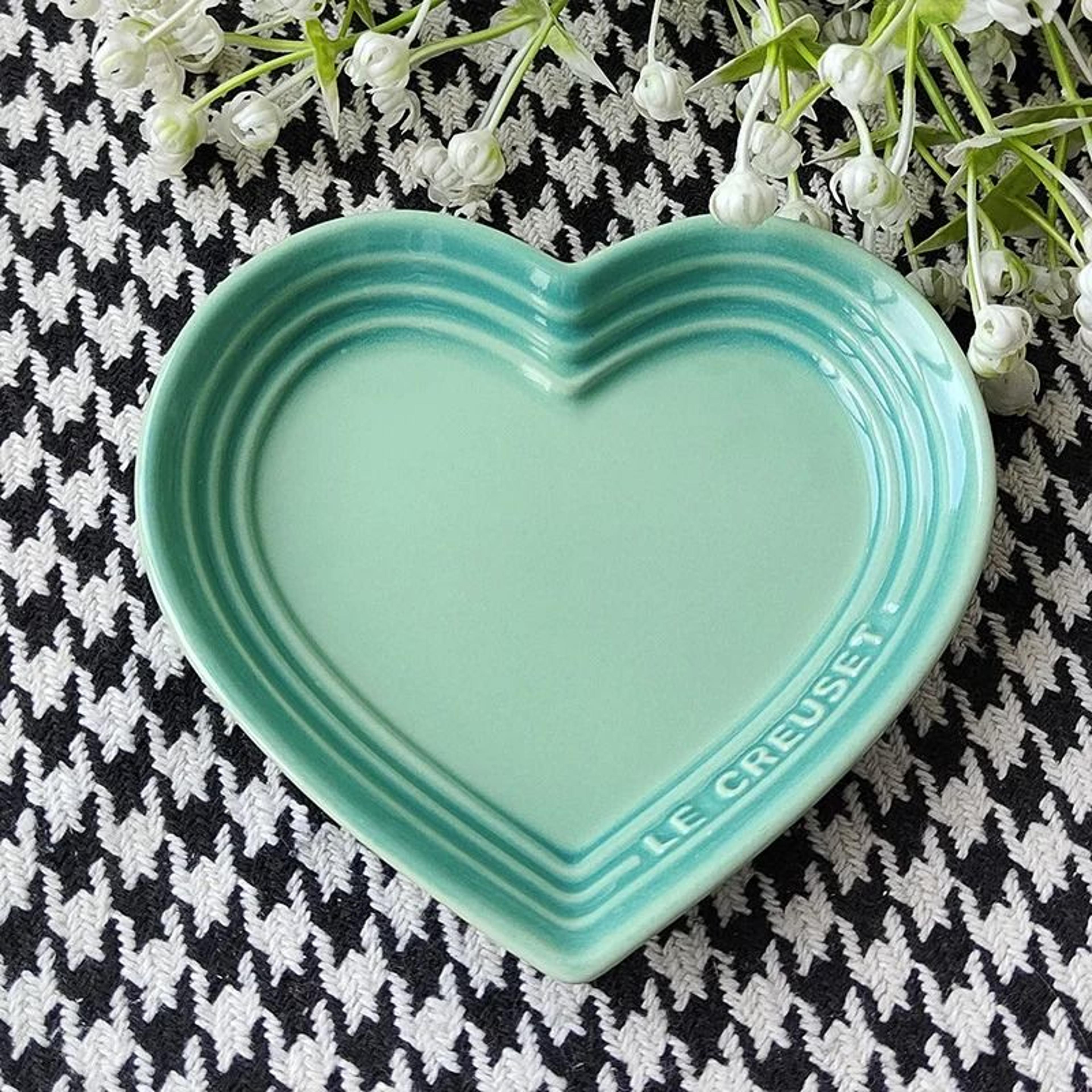 HeartShaped WhiskerFriendly Elevated Ceramic Cat Bowl 10