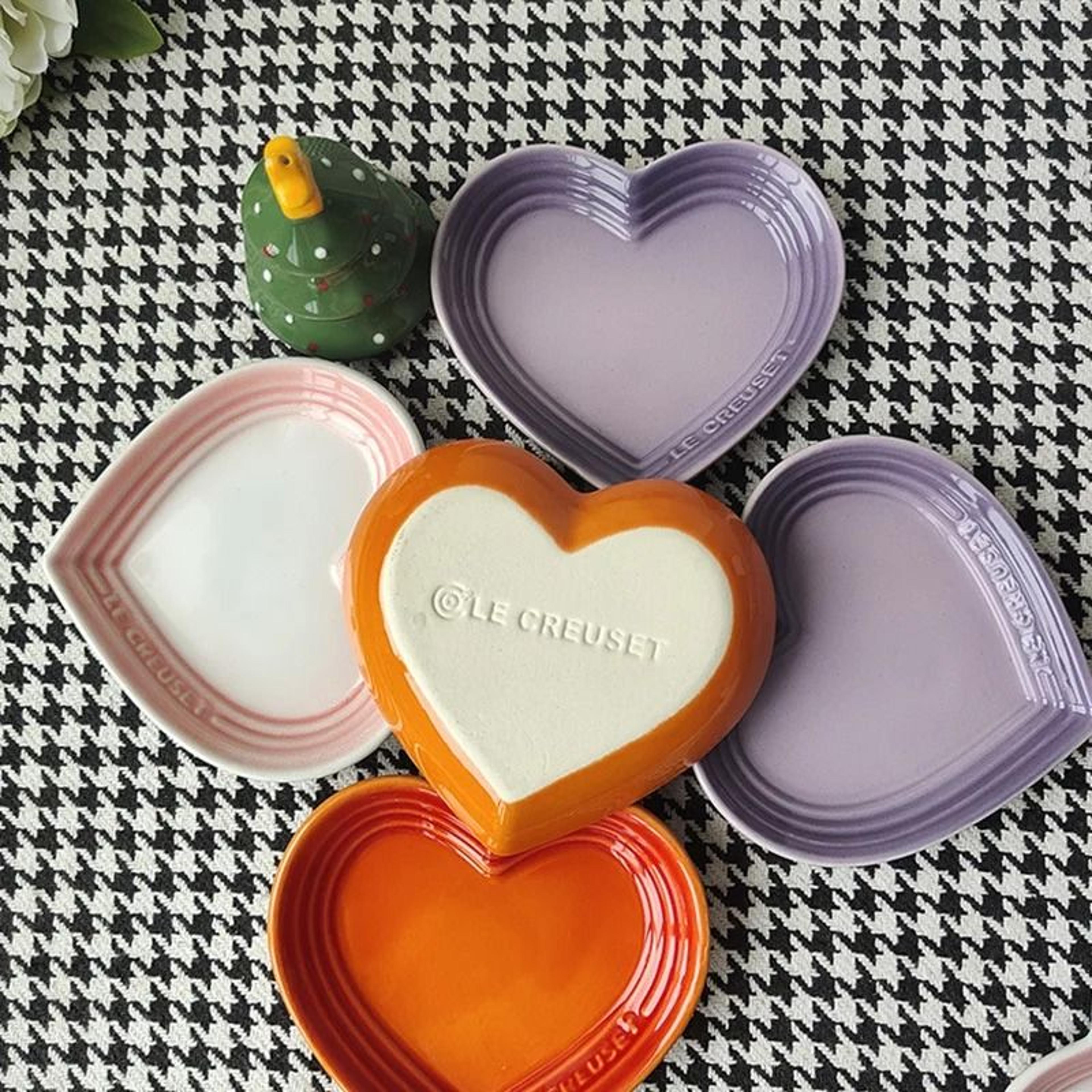 HeartShaped WhiskerFriendly Elevated Ceramic Cat Bowl 1