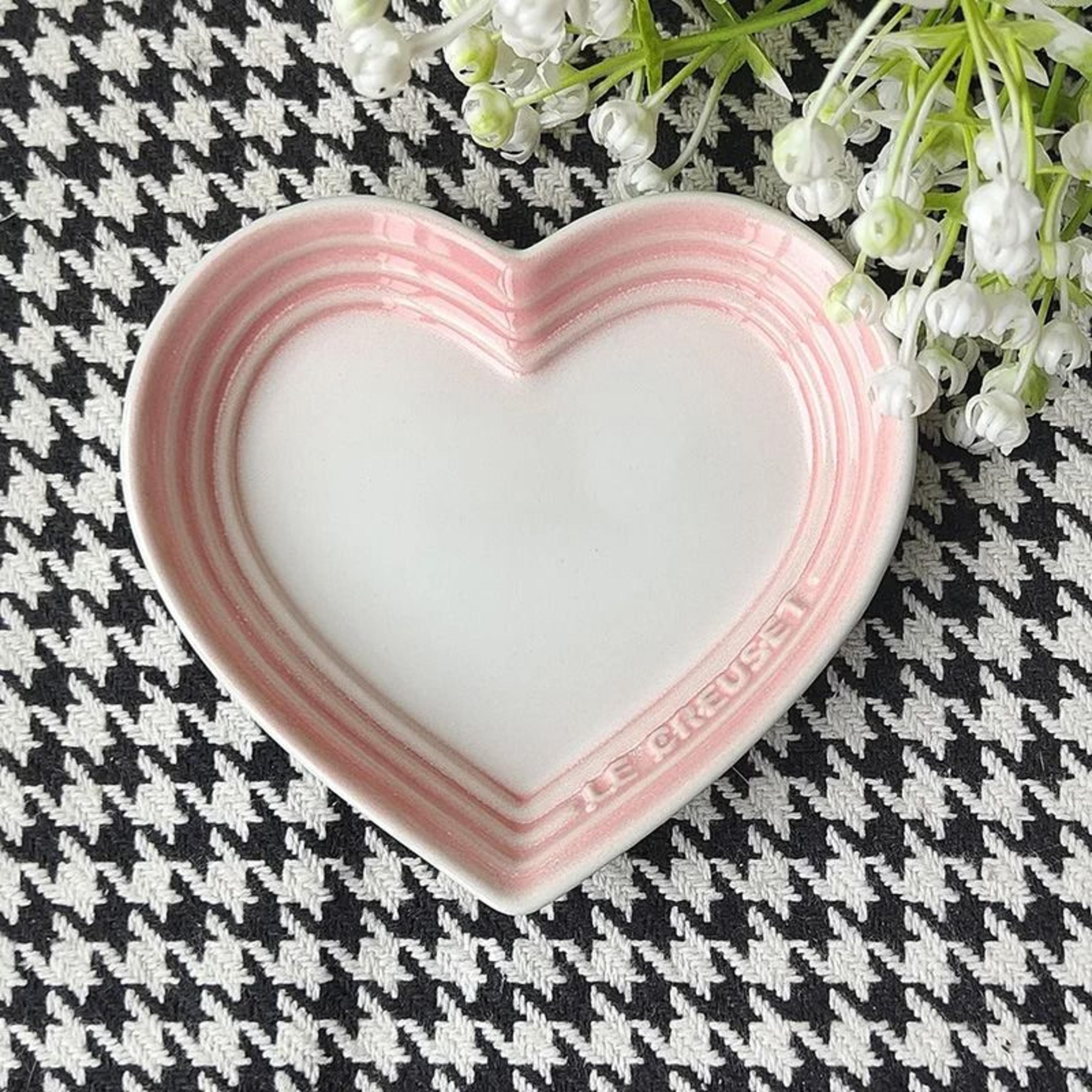 HeartShaped WhiskerFriendly Elevated Ceramic Cat Bowl 6