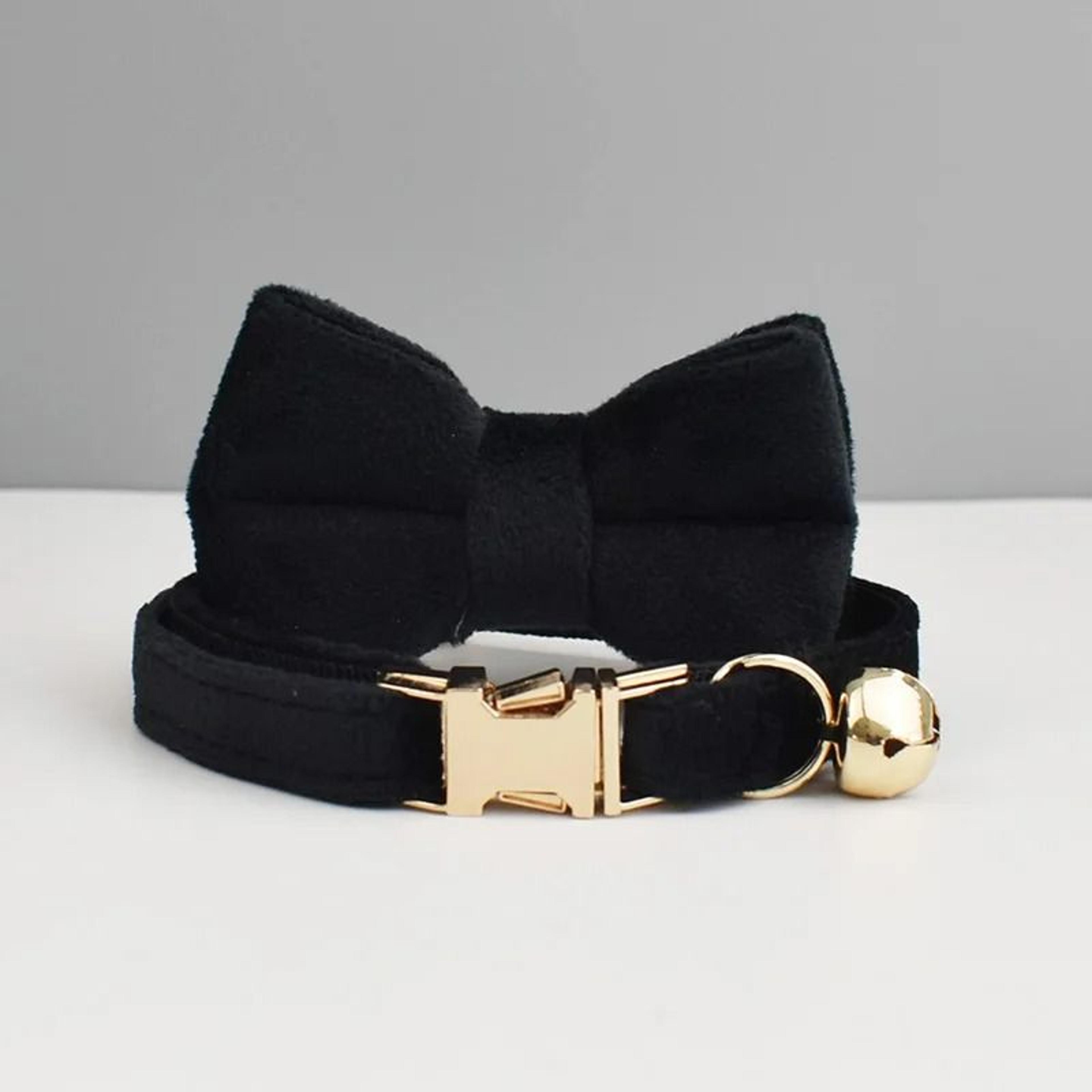 Luxury Personalized Velvet Cat Collar With Custom Name Plate Bell And Detachable Bow Tie 13
