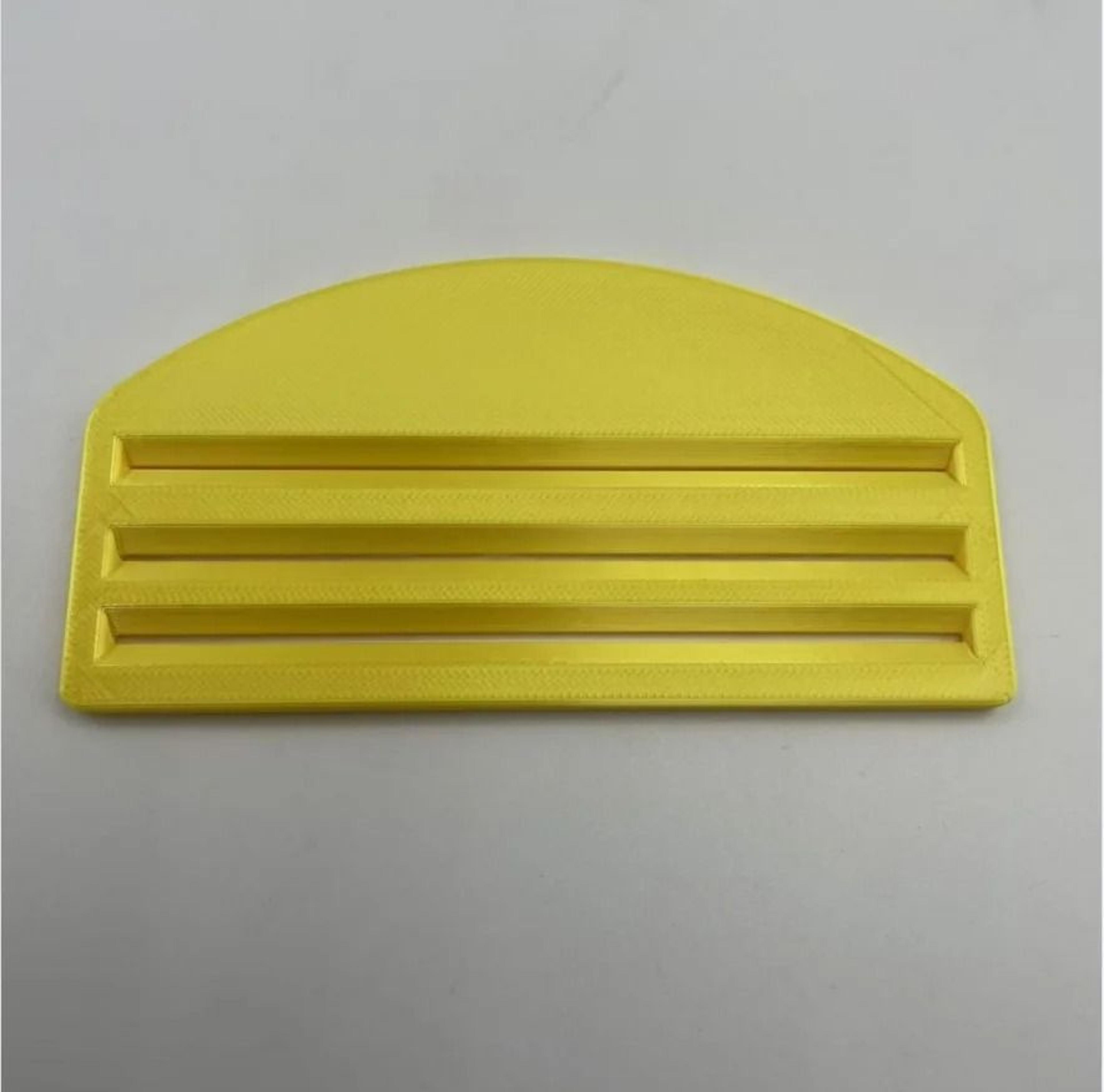 MultiSlot Ergonomic Cat Wet Food Strip Squeezer 9