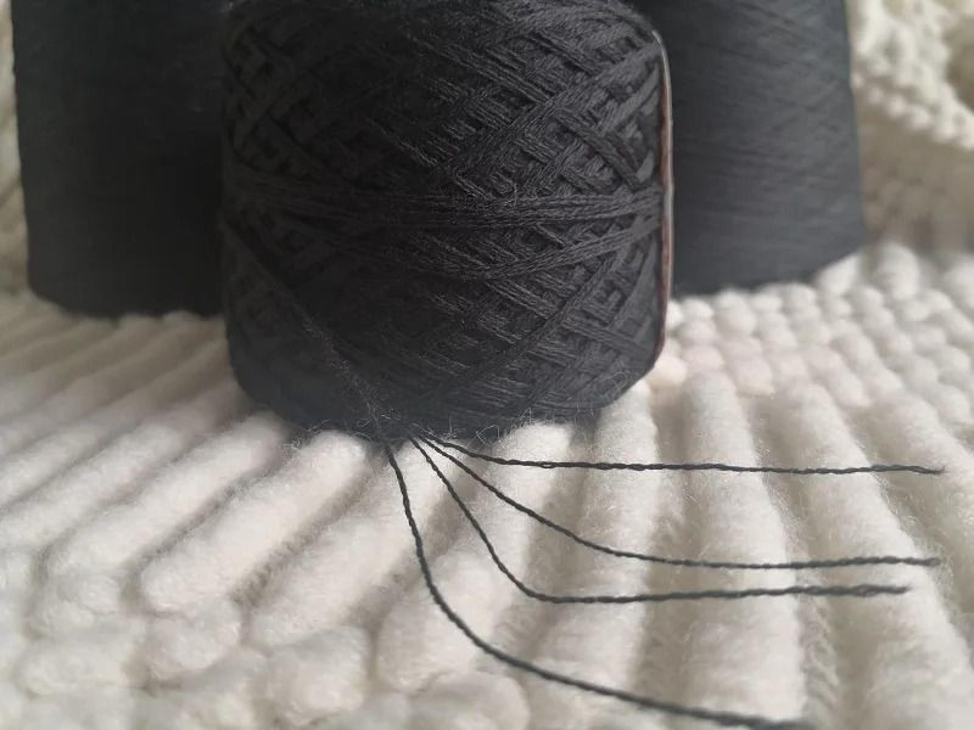 500g Bulk 100 Merino Wool Yarn Ball Soft Black Crochet Thread For Sweaters Scarves And Socks 1