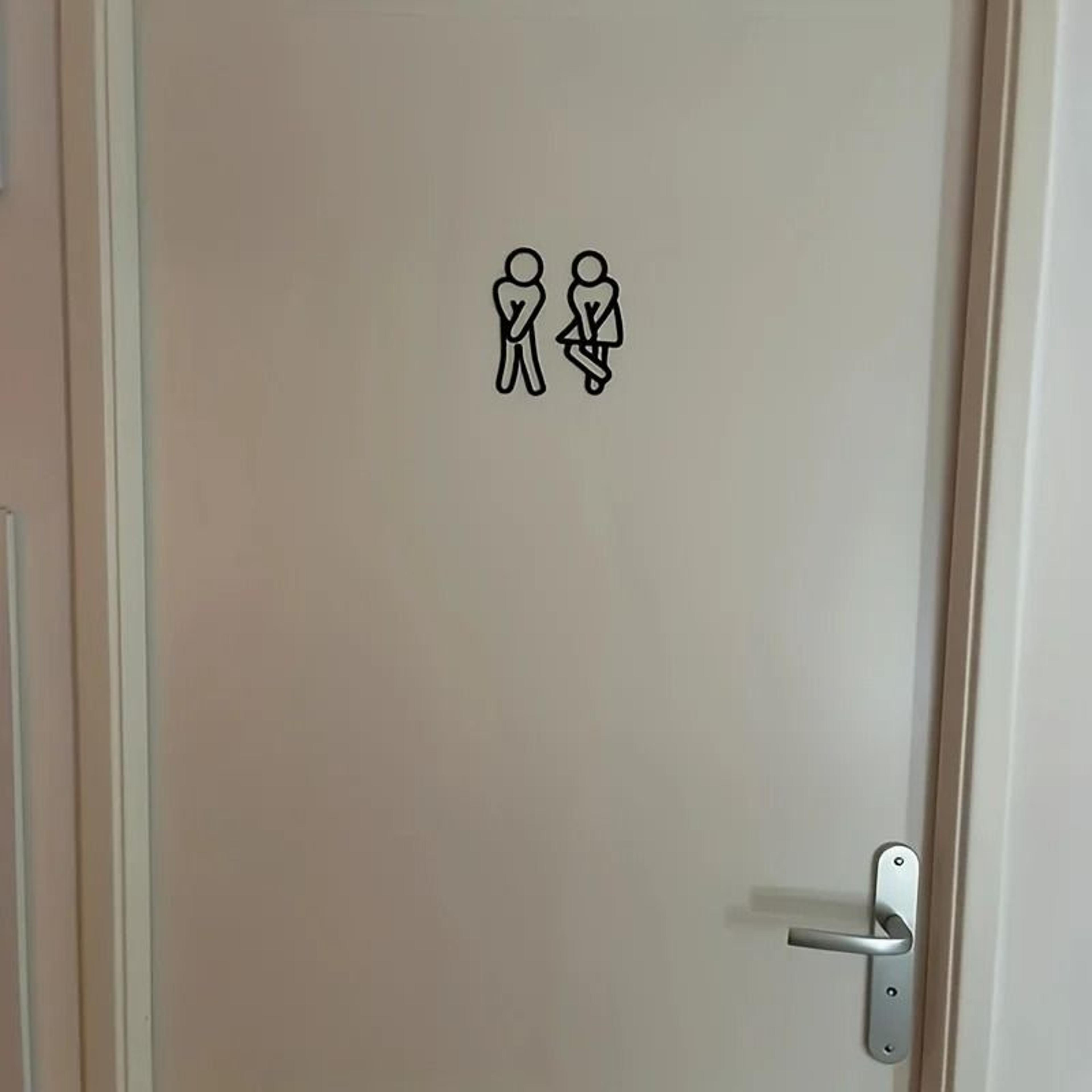 Funny 2D Flat Restroom Door Sign For Men  Women  Creative Bathroom Wall Decor 2
