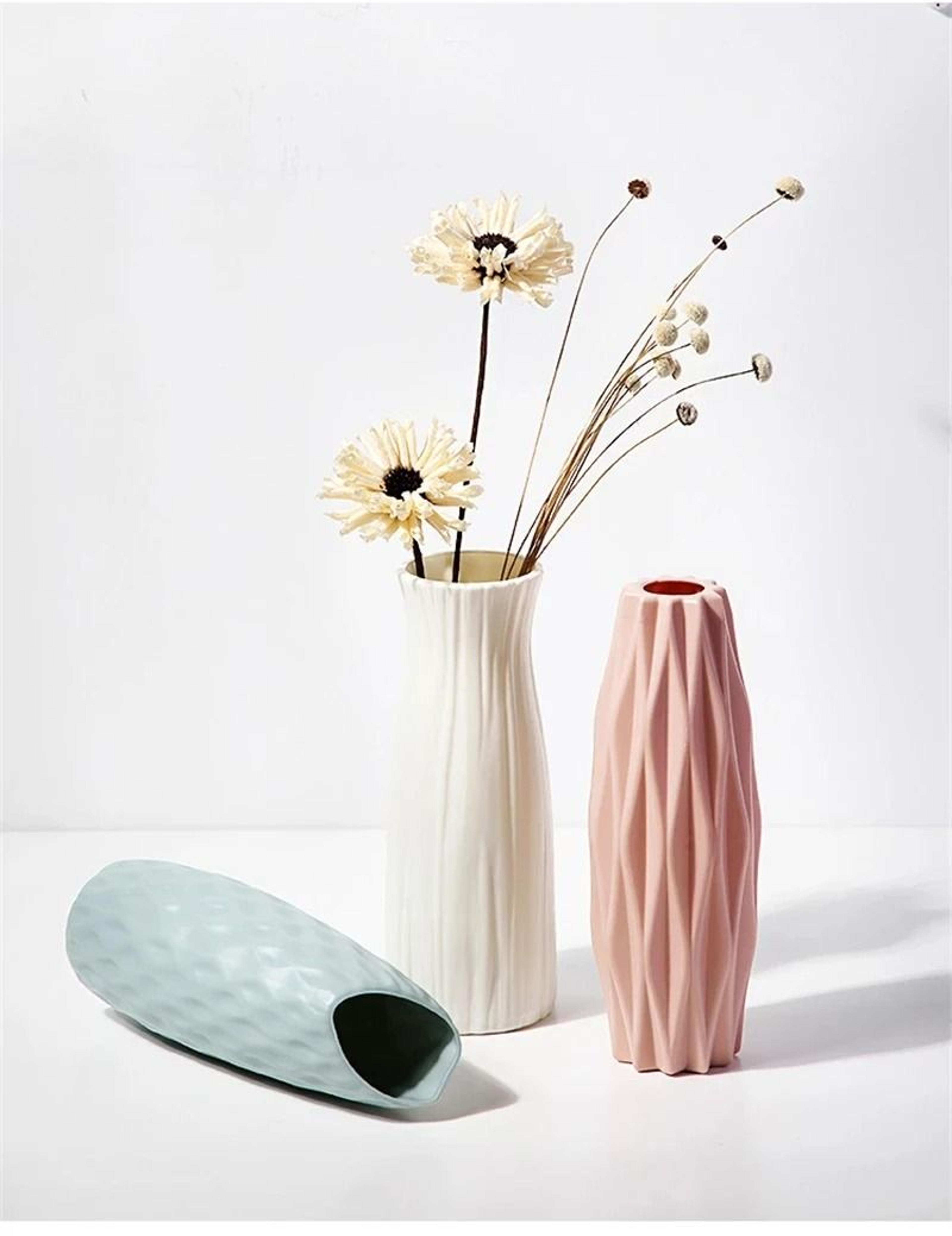 Nordic Plastic Flower Vase Modern Home Accent  Tabletop Arrangement Storage Bottle 2
