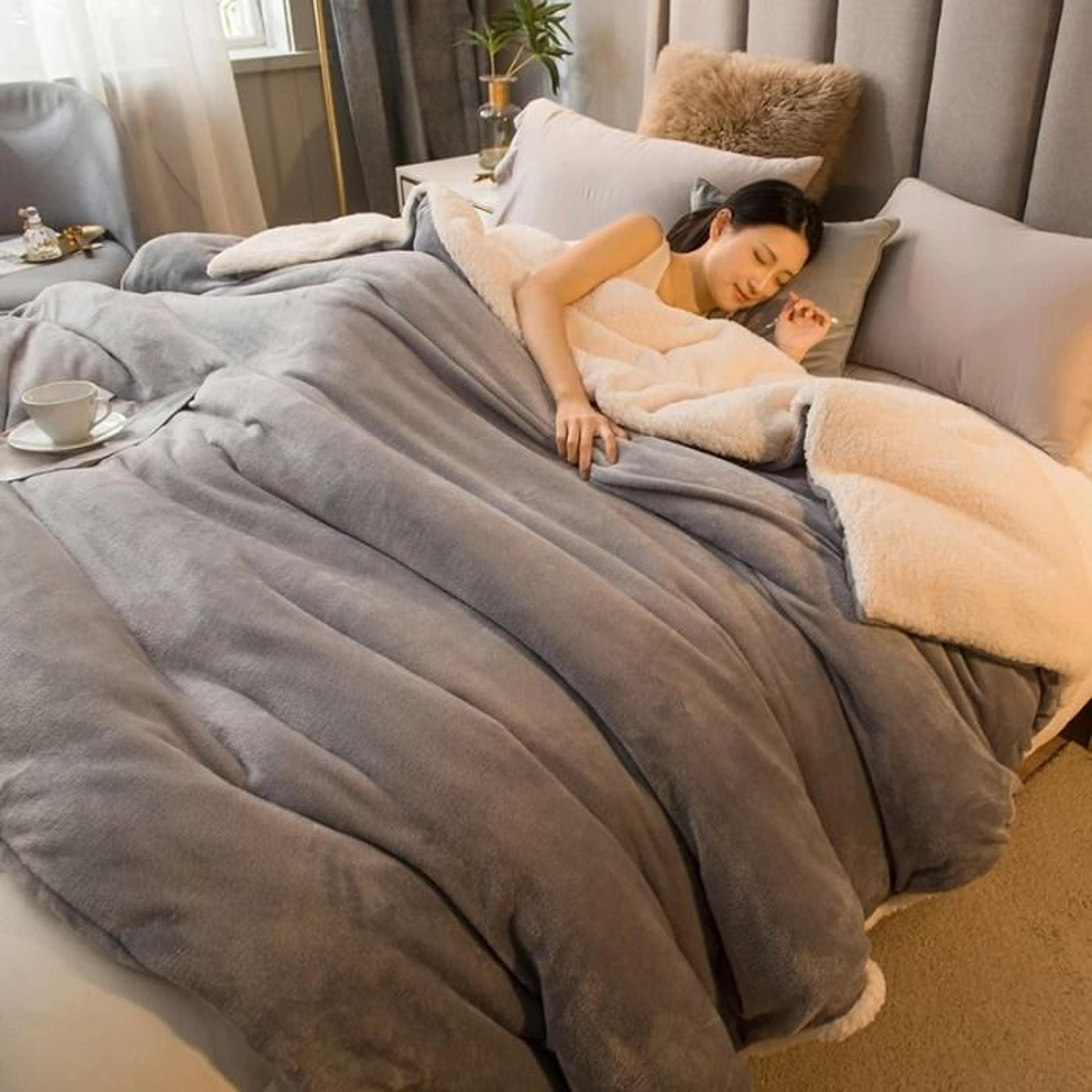 DoubleSided Wool Throw Blanket  Heavyweight Winter Bedspread Coverlet 16