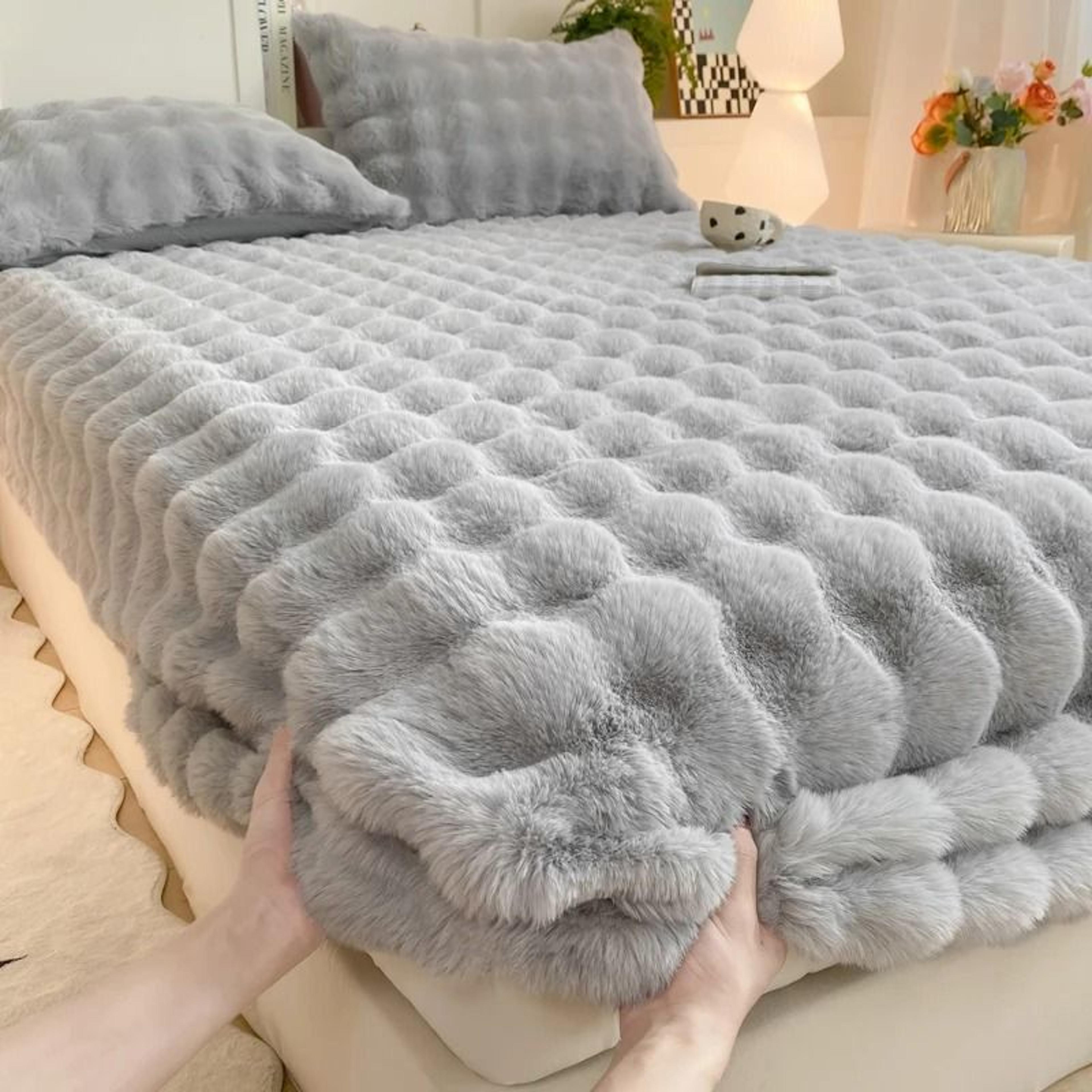 Fluffy Plush Rabbit Fleece Winter Fitted Bed Sheet Thickened Thermal Mattress Protector 1