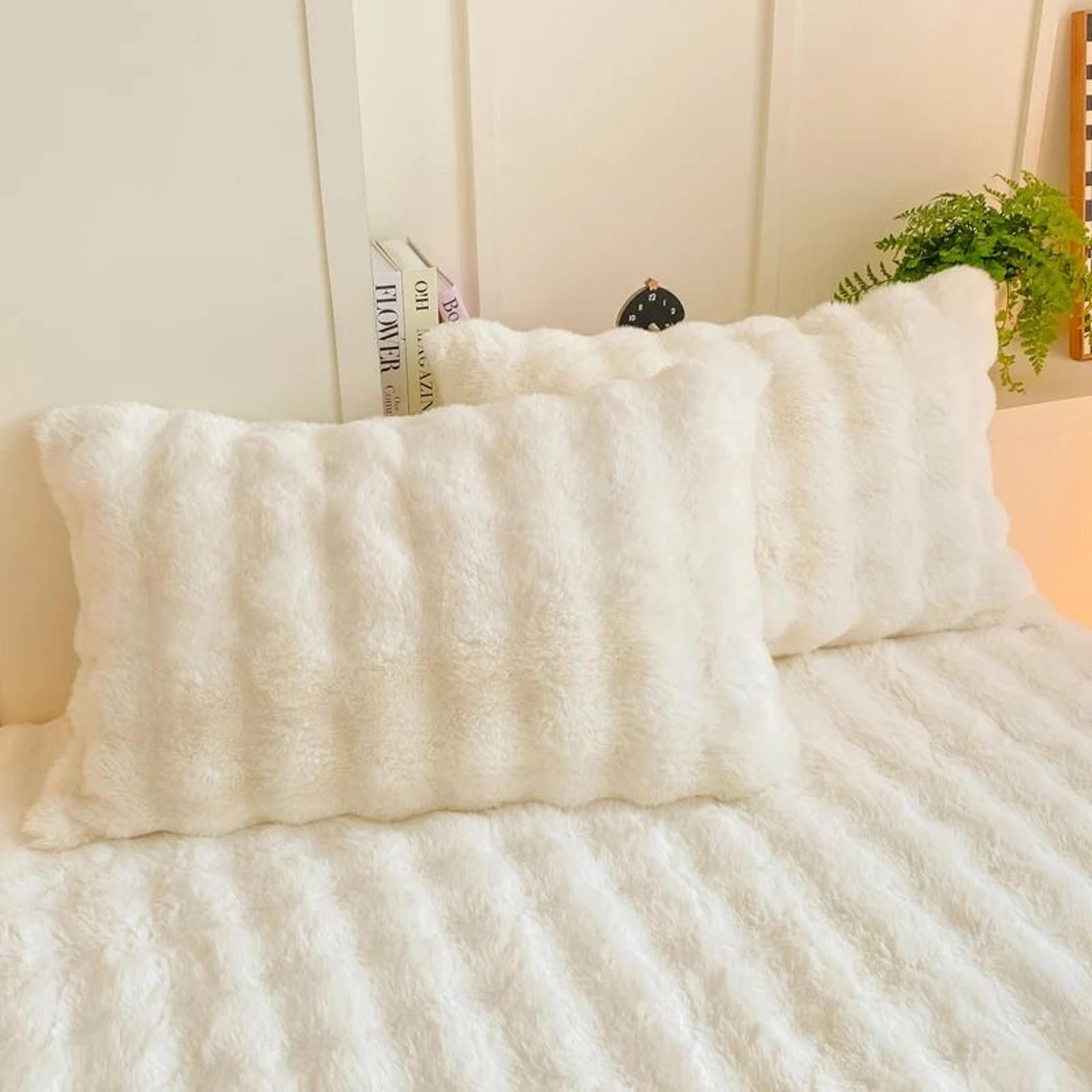 Fluffy Plush Rabbit Fleece Winter Pillow Shams 2pcs Set 48x74cm 3