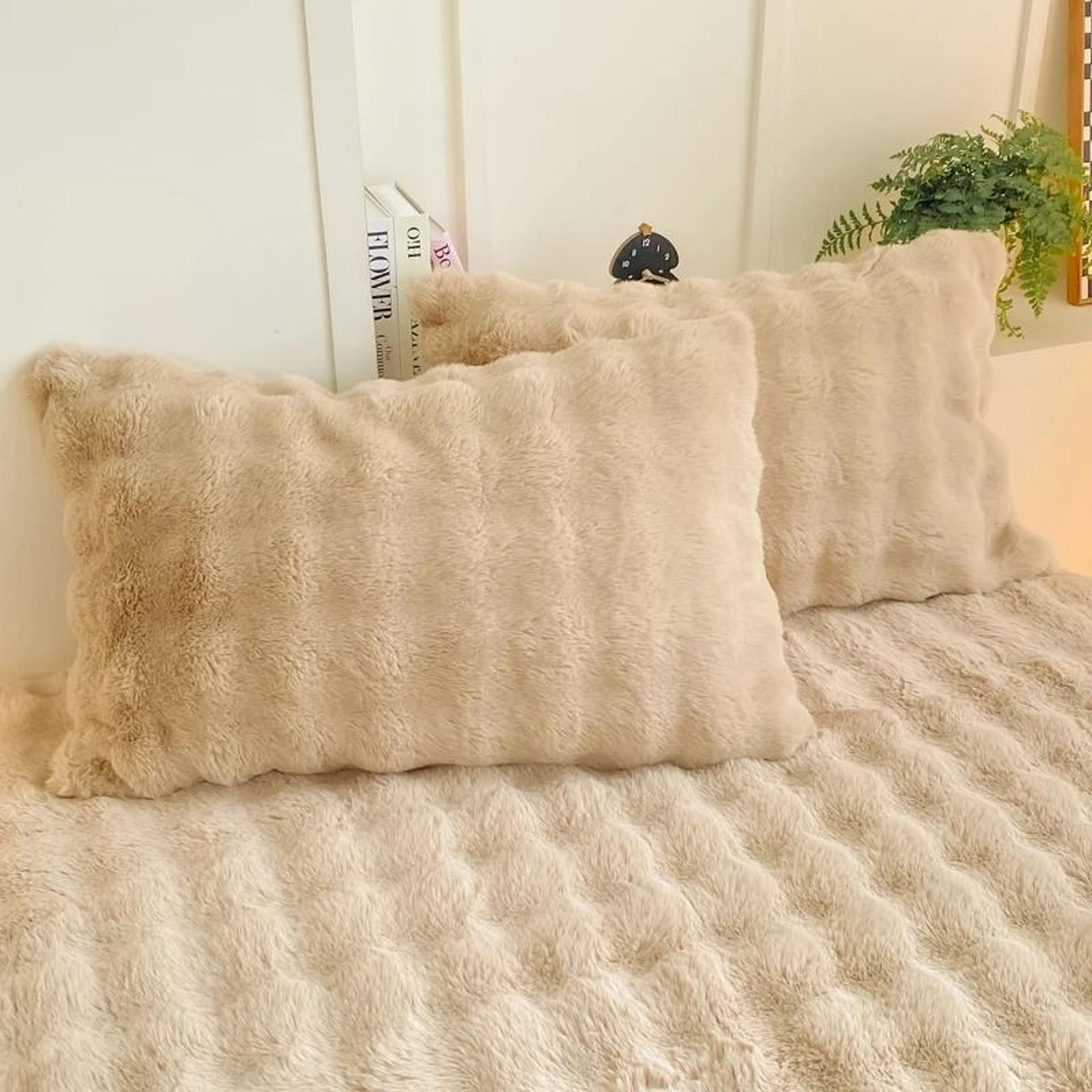 Fluffy Plush Rabbit Fleece Winter Pillow Shams 2pcs Set 48x74cm 10