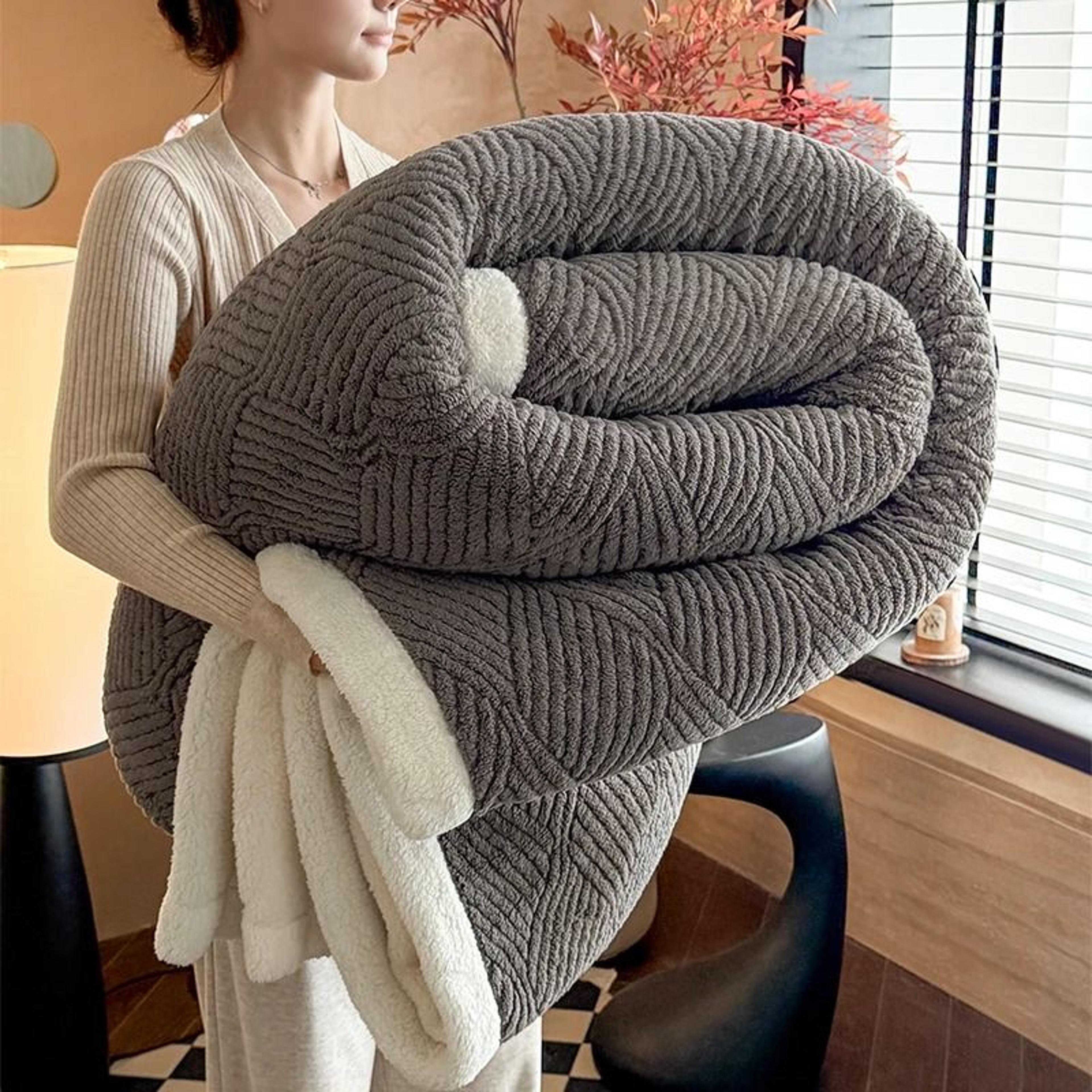 Solid Warmth Jacquard Autumn Winter Blanket Thickened Warm MultiFunctional Sofa  Nap Throw 12