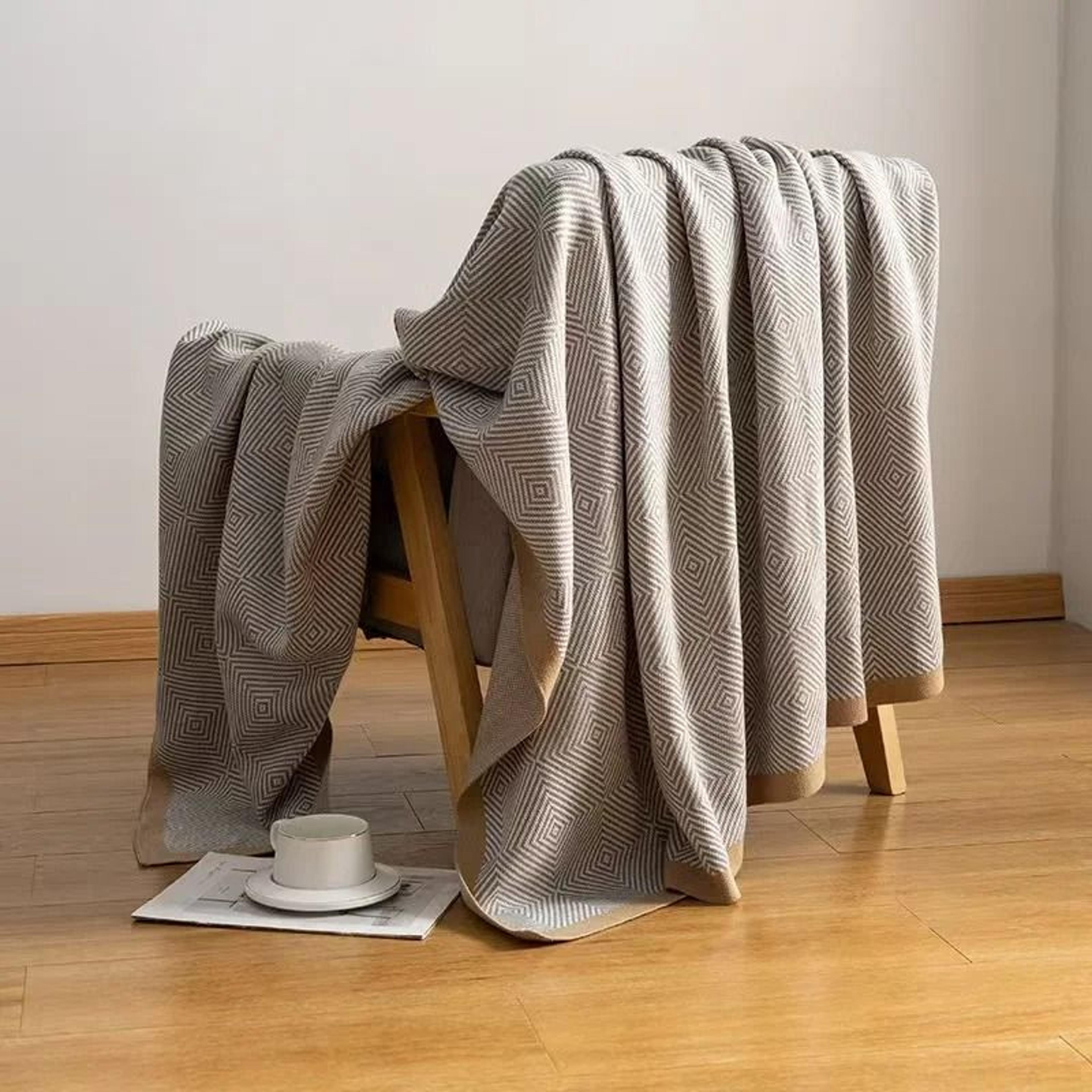 Light Luxury Paper  Fish Bone Pattern Sofa Throw Blanket MultiFunctional Living Room Nap  Office Bl 3