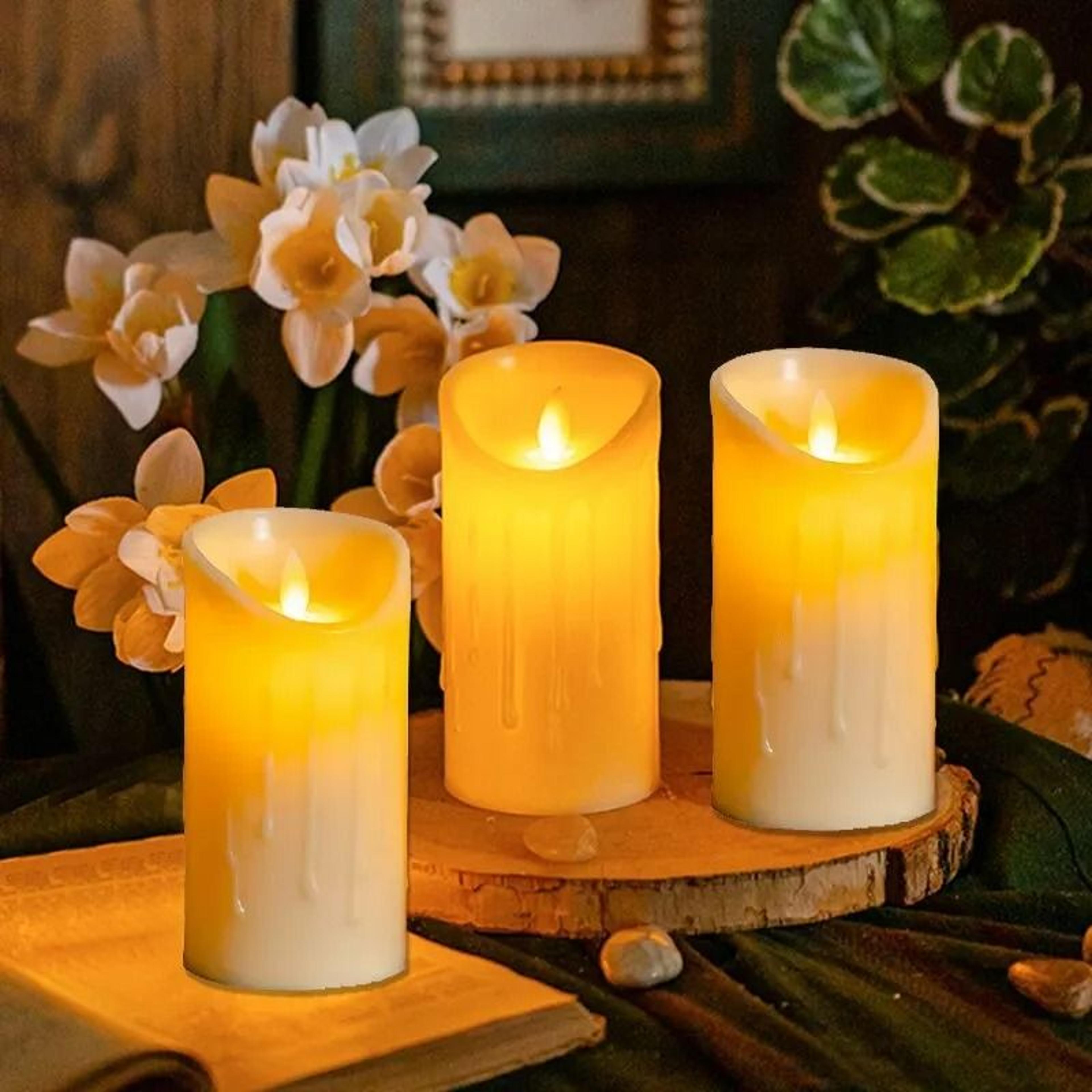 Flameless Electronic Candle Light  RealFlicker BatteryOperated LED Simulation Candle 0