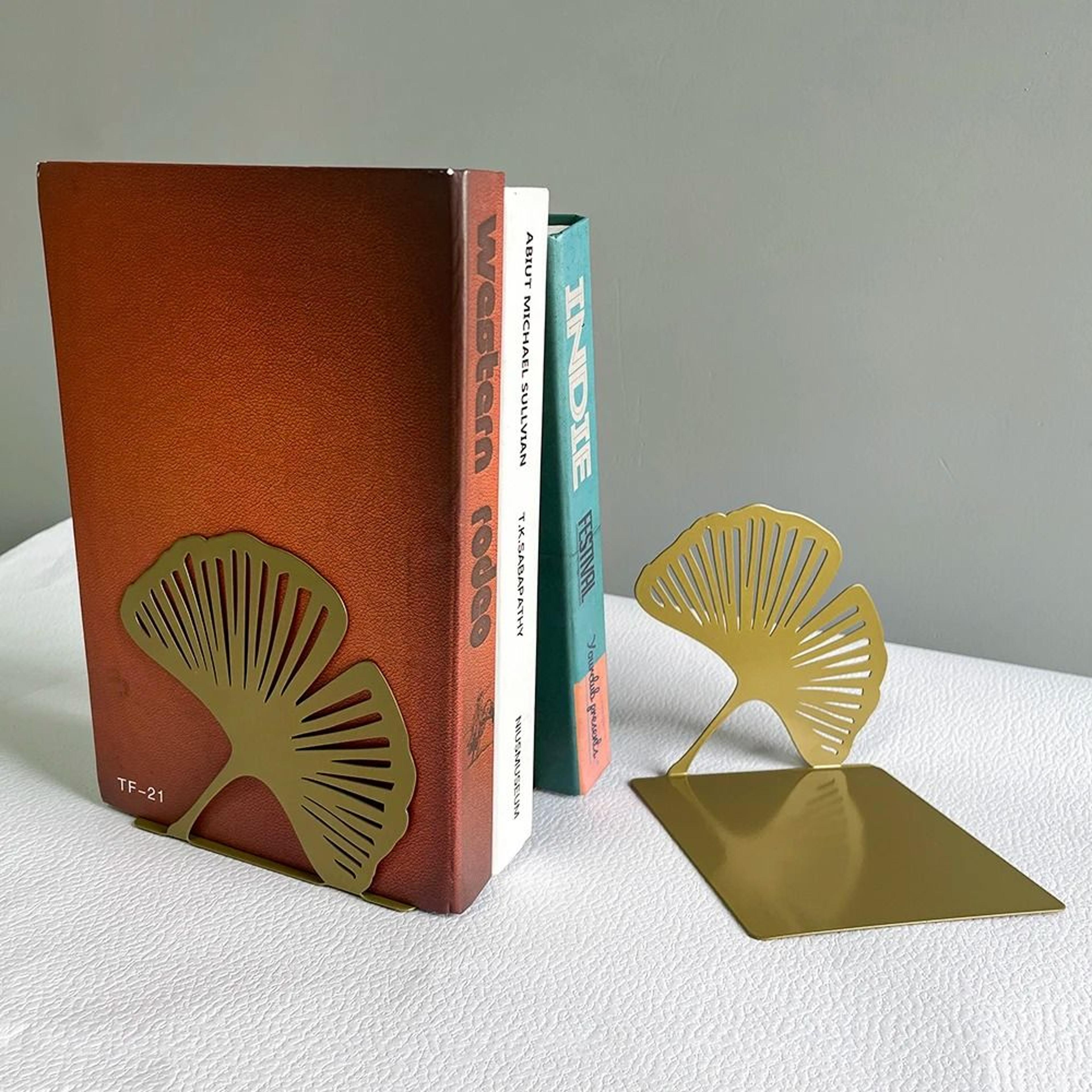 2Piece Exquisite Metal Ginkgo Leaf Bookends  Decorative Desktop  Bookshelf Book Support Set 2