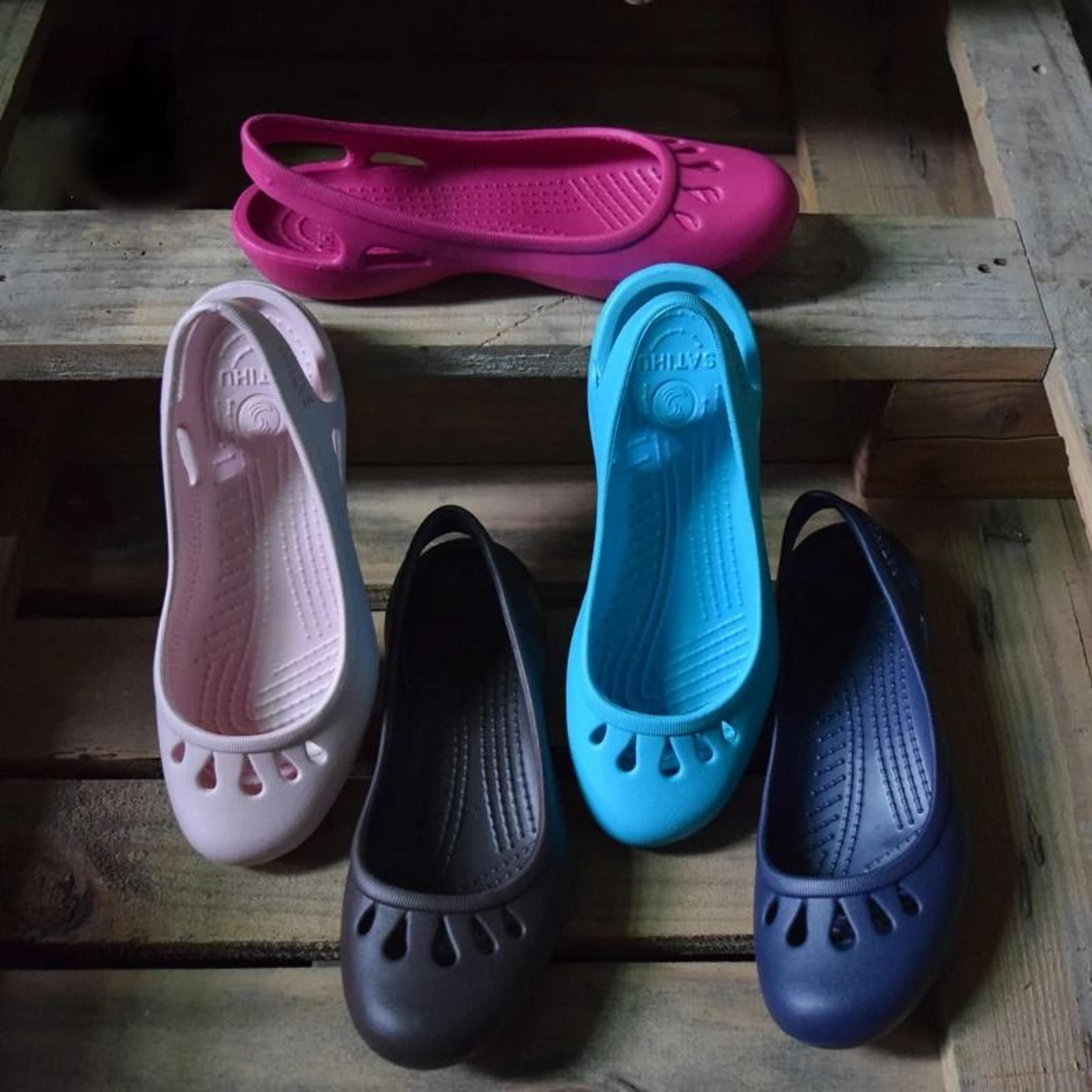 Womens Lightweight Anti Slip Summer Clogs With Breathable Hole Design For Outdoor And Beach Use 5