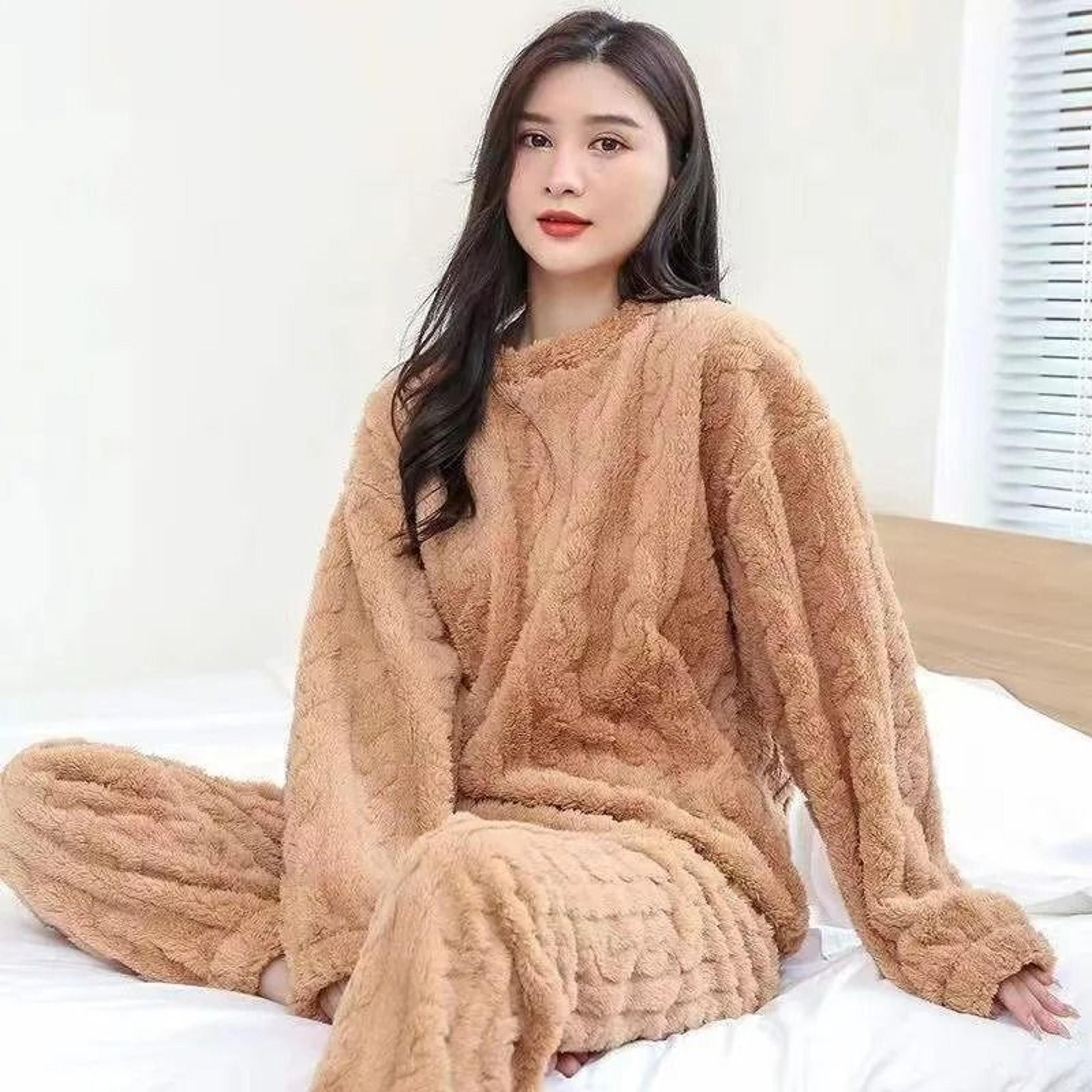 Womens Thickened Flannel Pajama Set With Long Sleeves 11