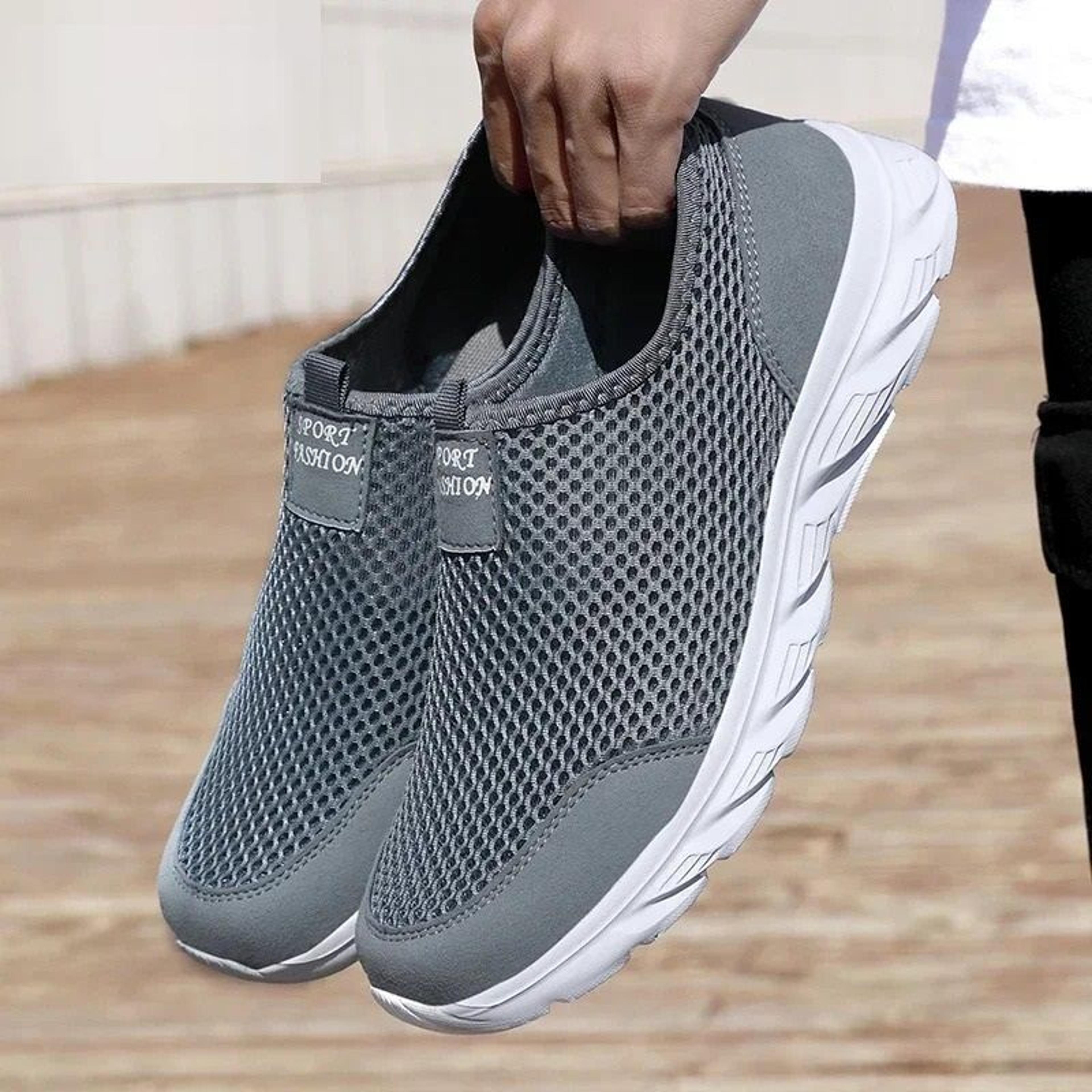 Lightweight Breathable Slip On Walking Sneakers For Men Outdoor 2