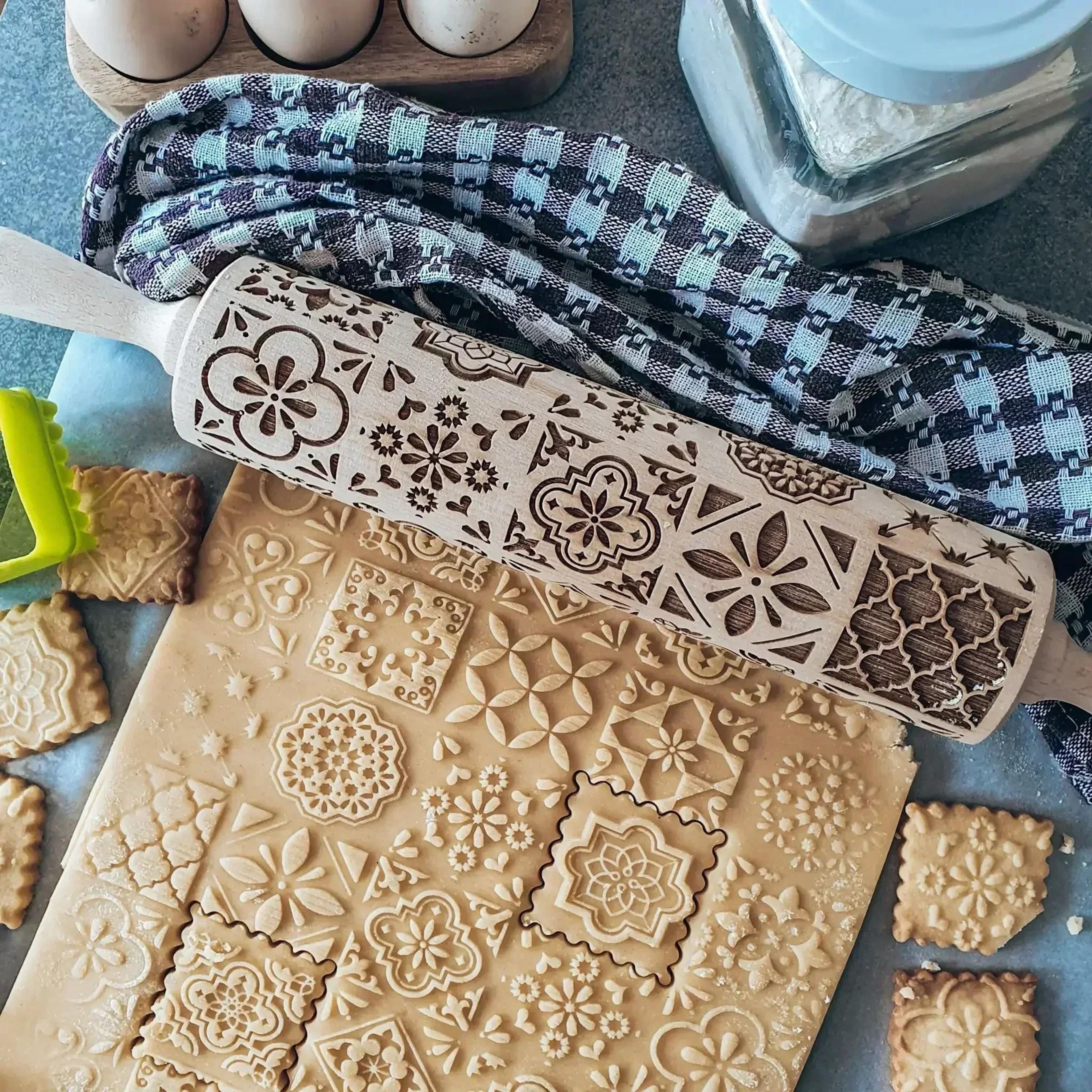 Wooden Embossing Rolling Pin For Baking Cookies And Cakes 10