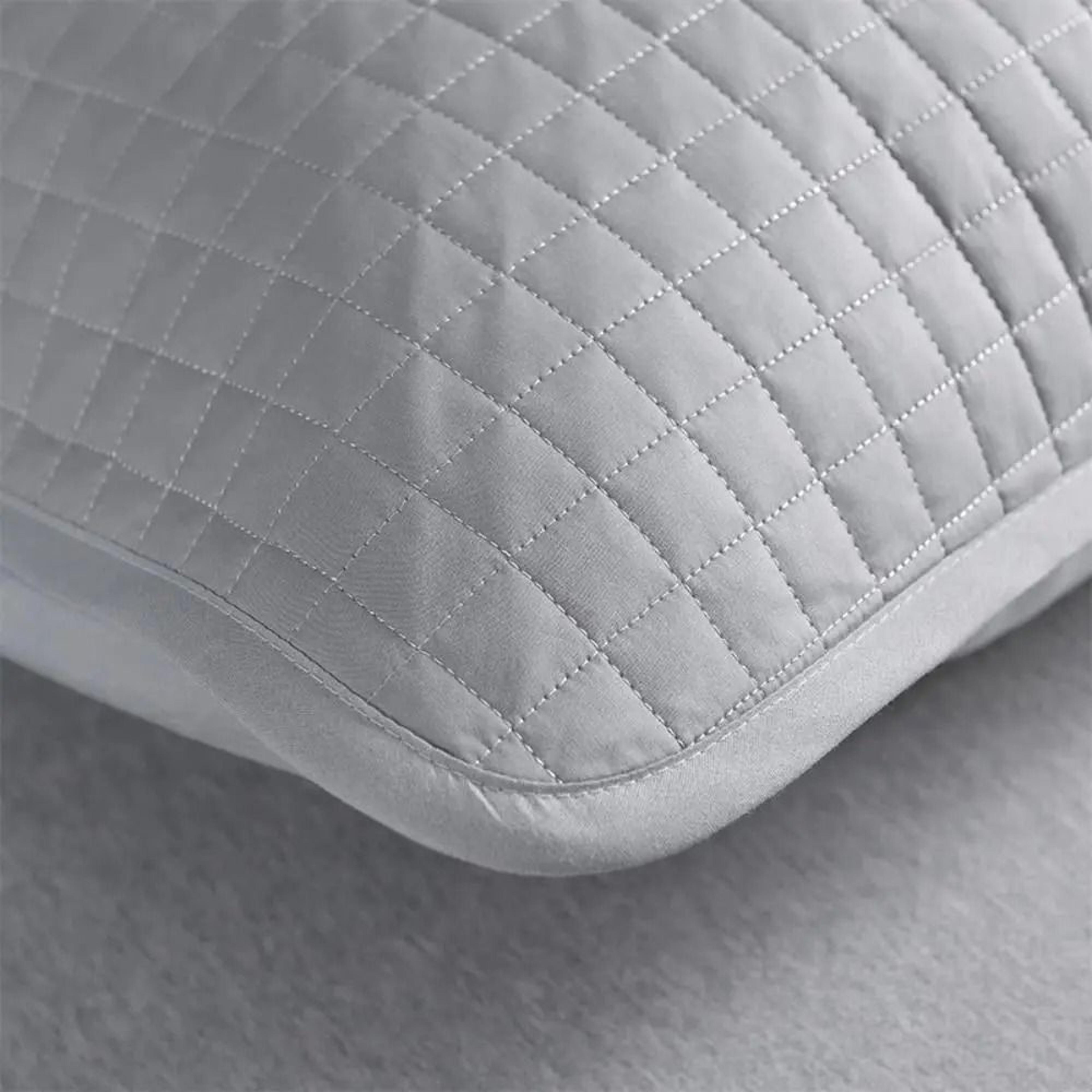 Comfortable Cotton Pillow Cover With Waterproof And Anti Mite Protection 1