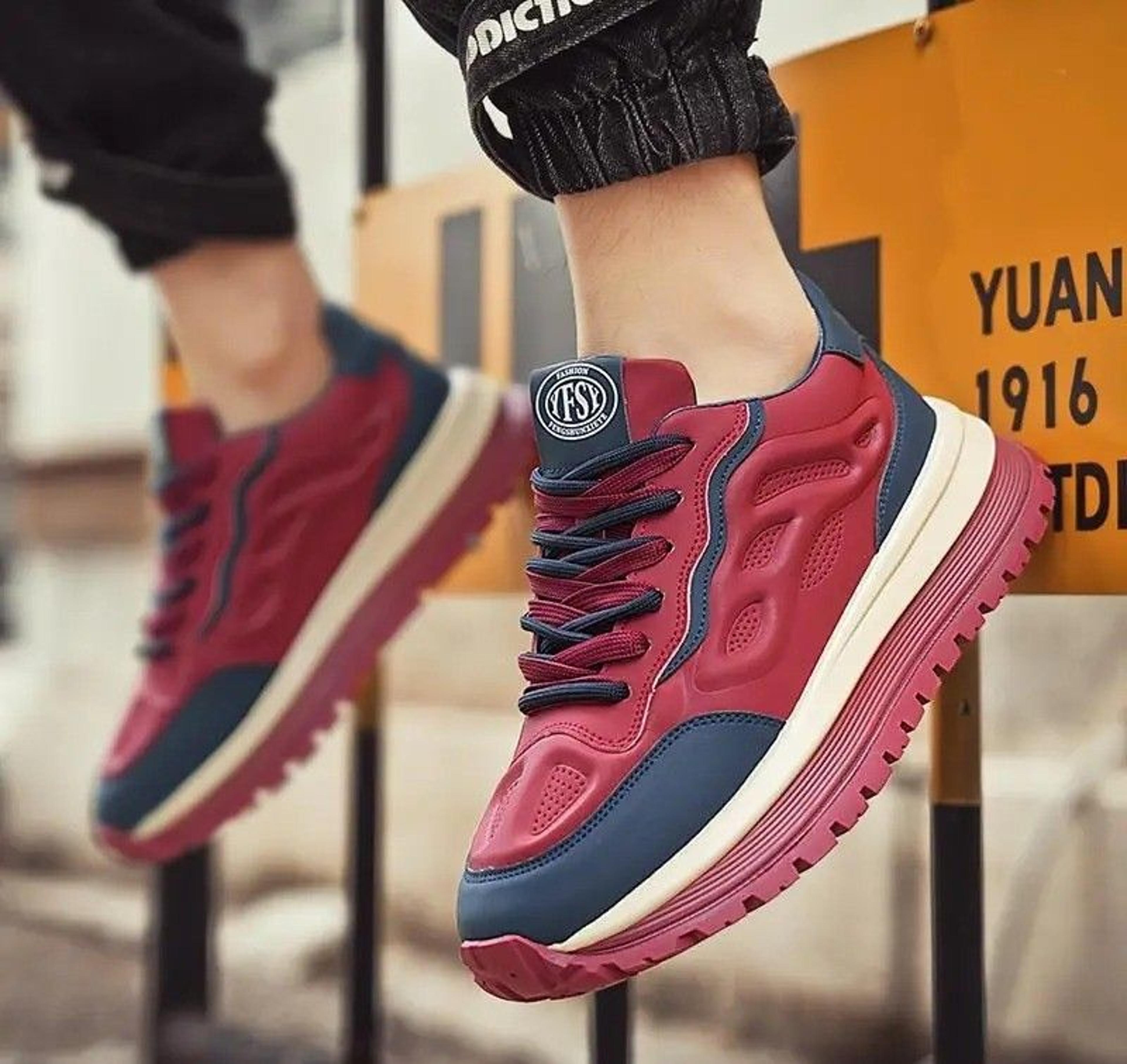 Mens Lightweight Running Shoes Casual Outdoor Low Top Sneakers 1