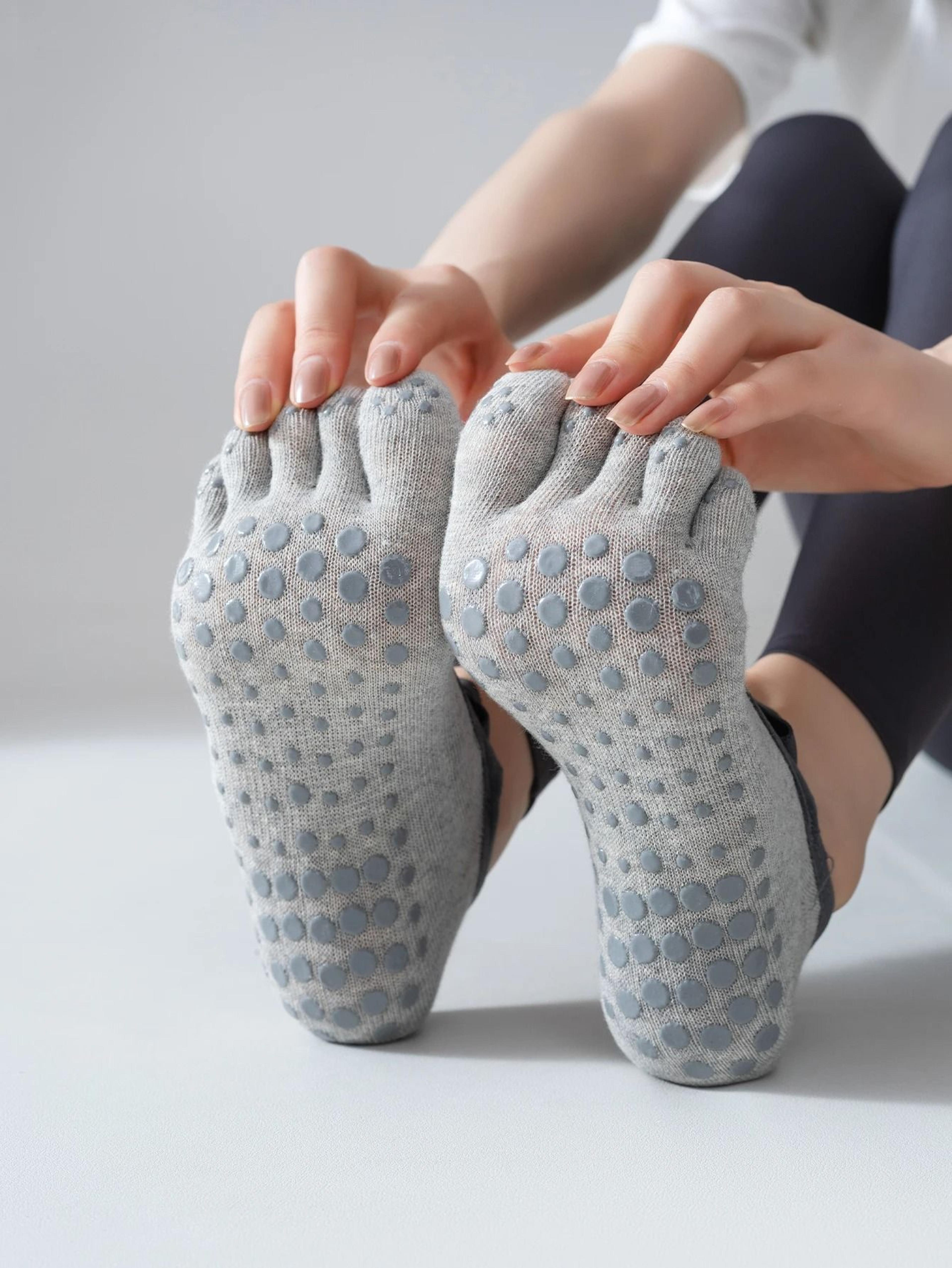 Women Five Finger Non Slip Yoga Pilates Socks 4