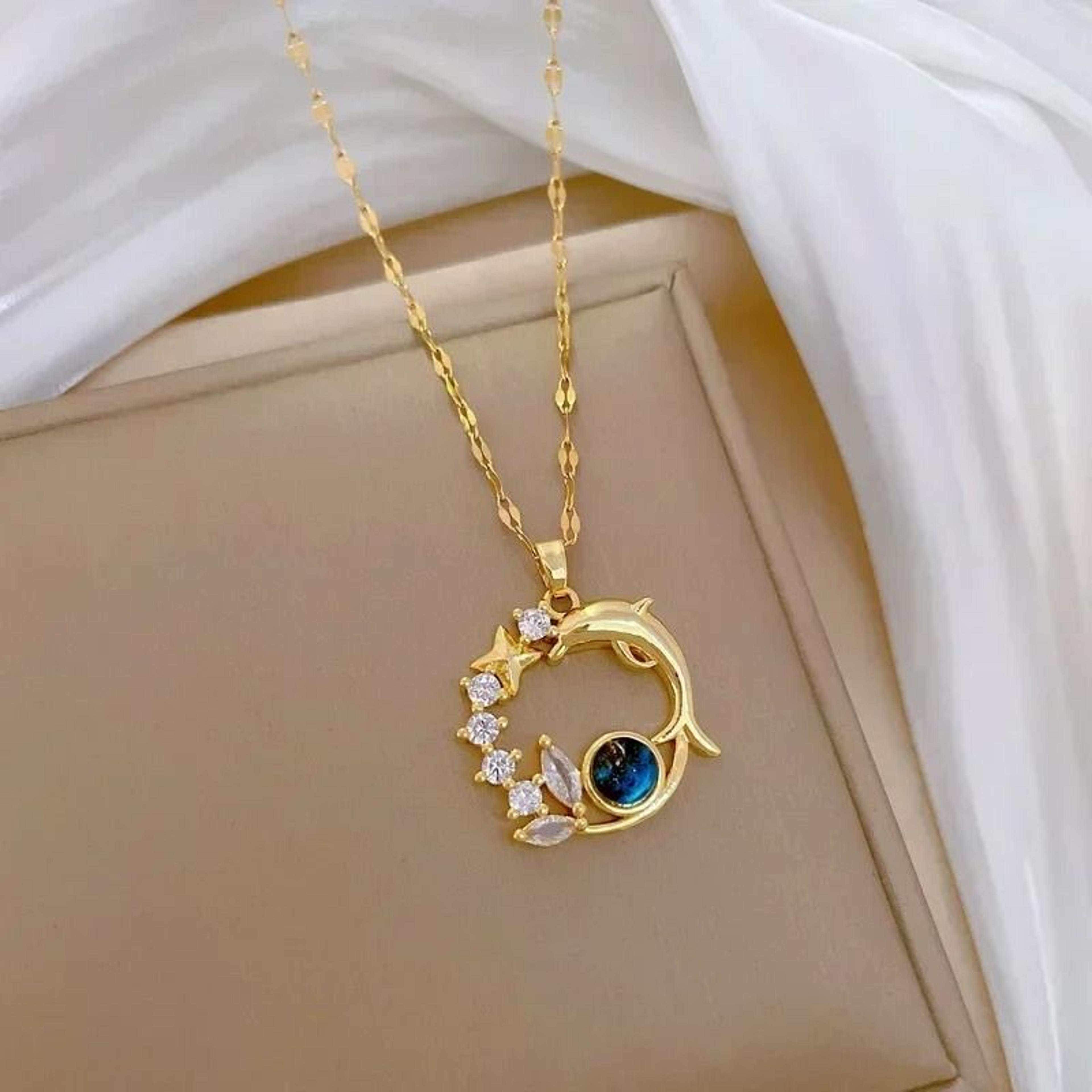 Luxury Designer Star Saturn Pendant Necklace For Women Stainless Steel Chain 4