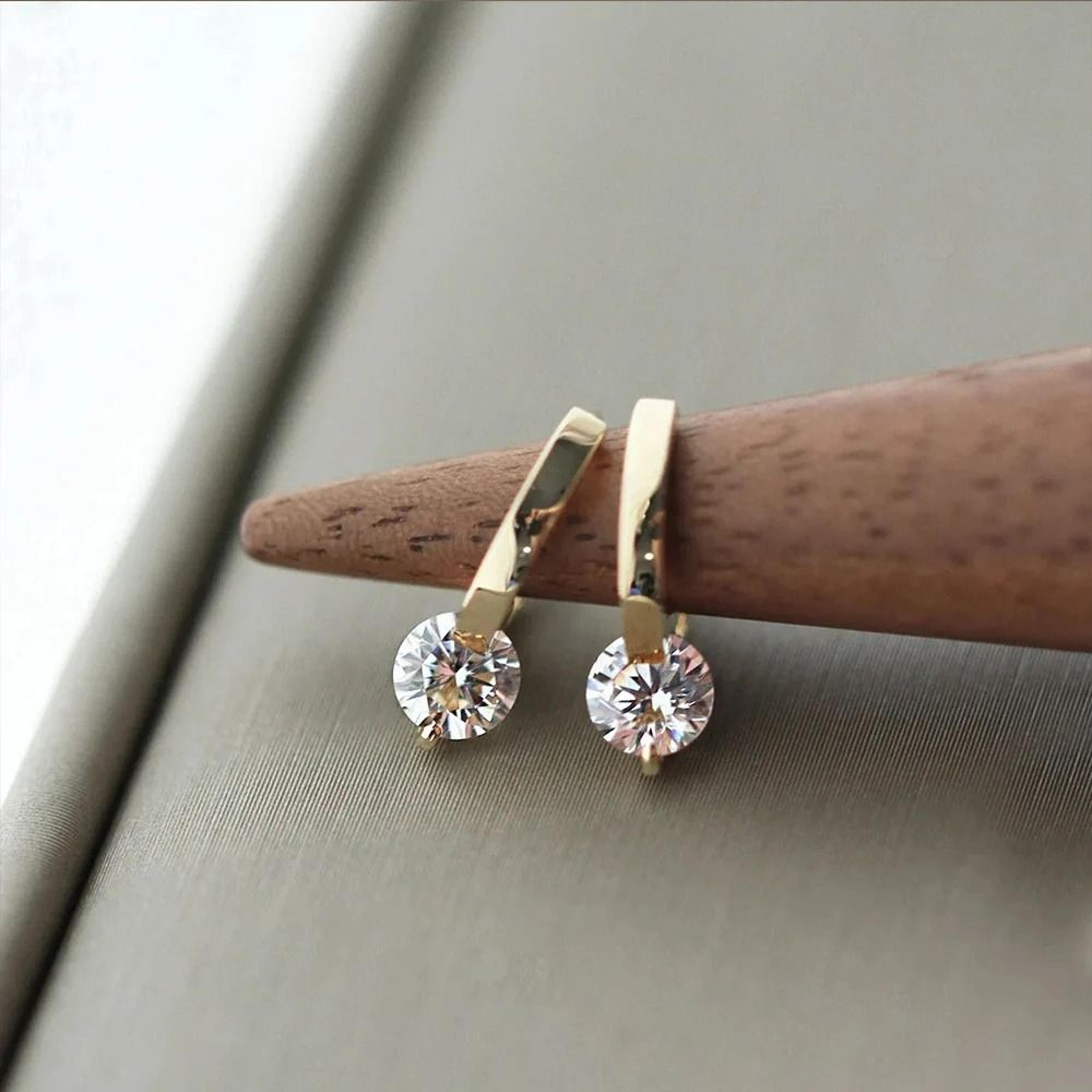 Classic Gold Tone Sparkling Stud Earrings 0