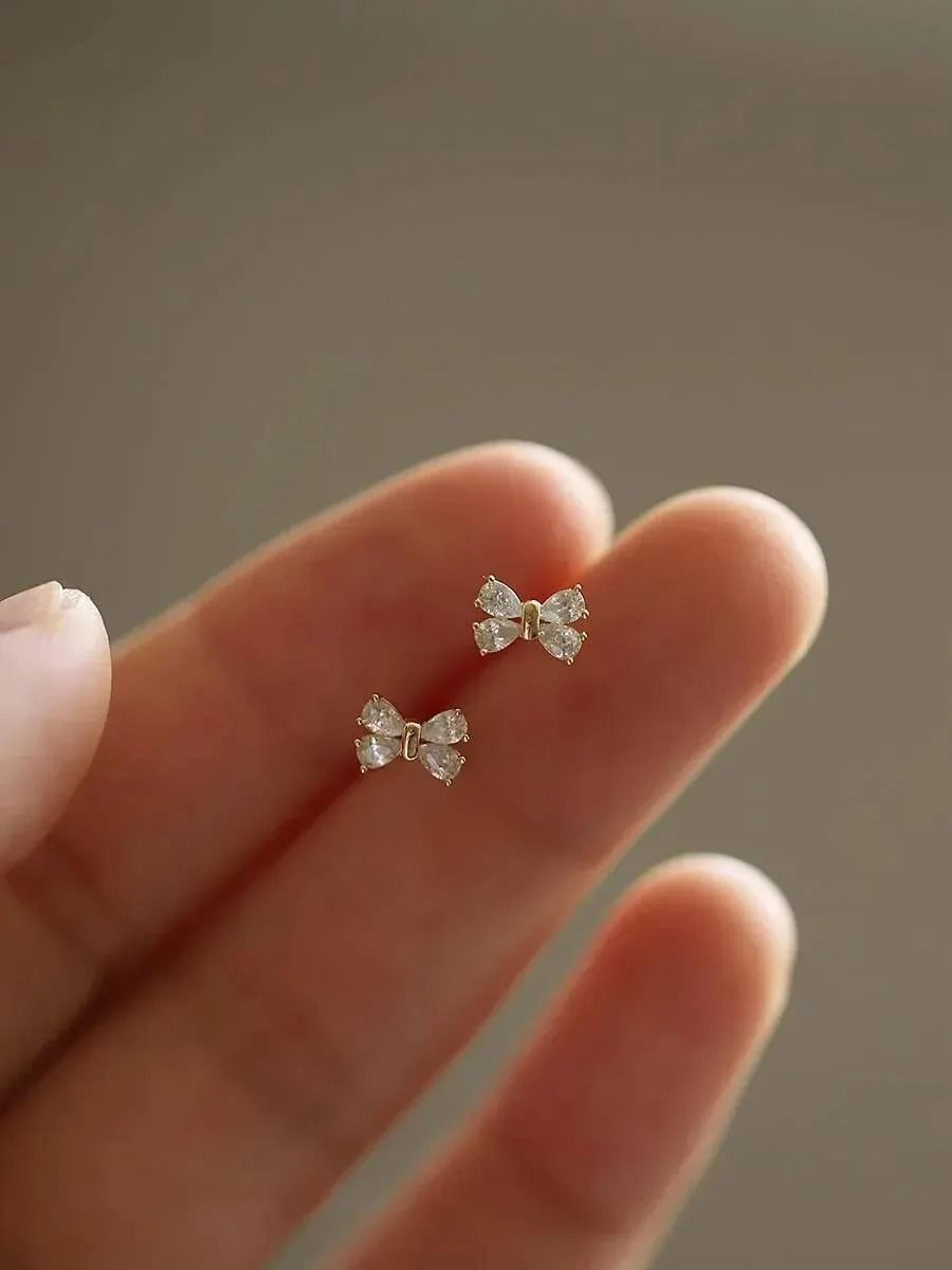 Classic Gold Tone Sparkling Stud Earrings 7