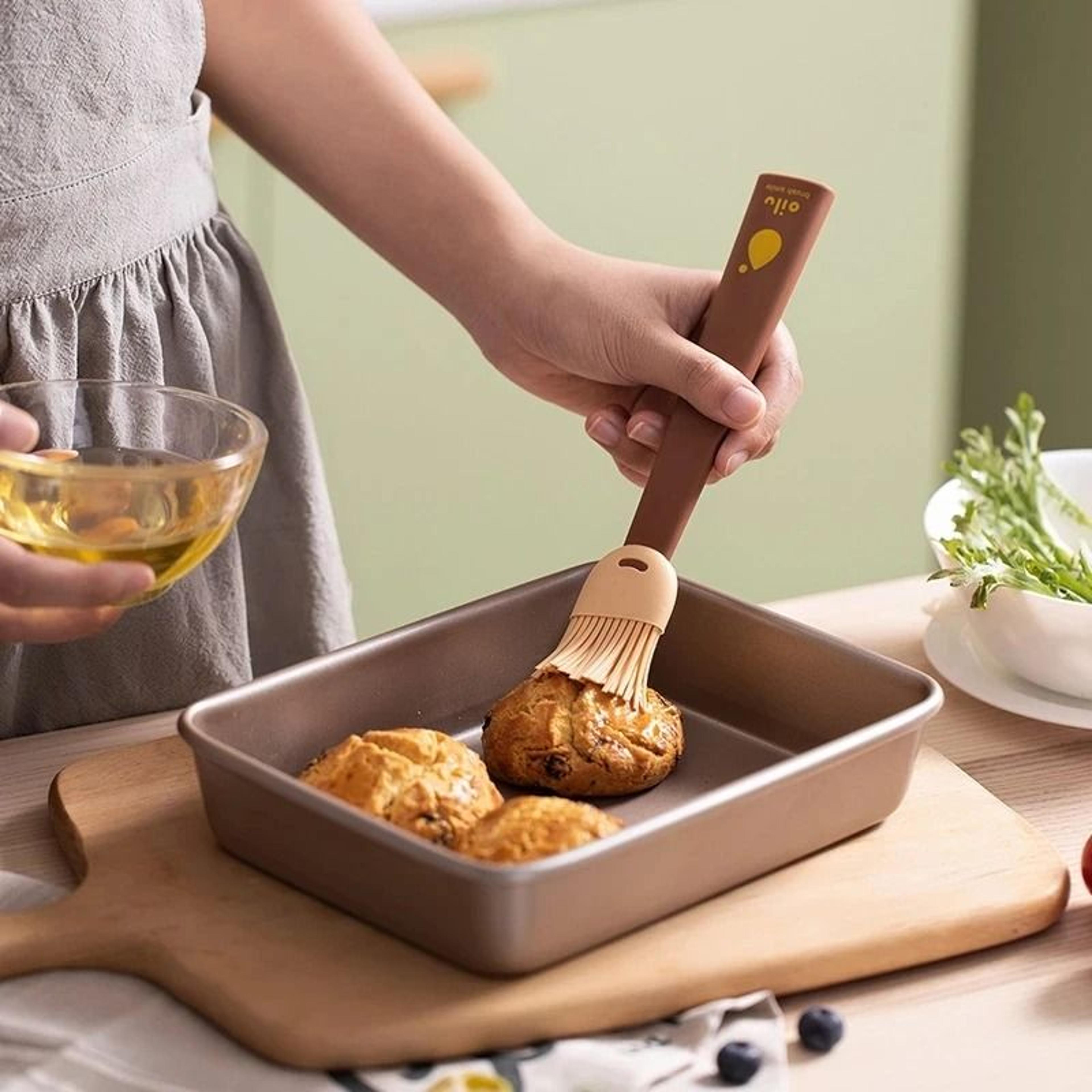 Silicone BBQ Oil Brush For Baking And Cooking 2